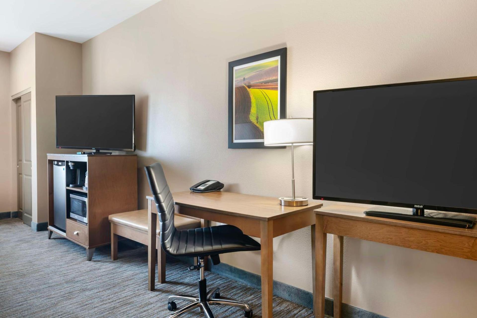 Best Western Plus Jefferson photo 35