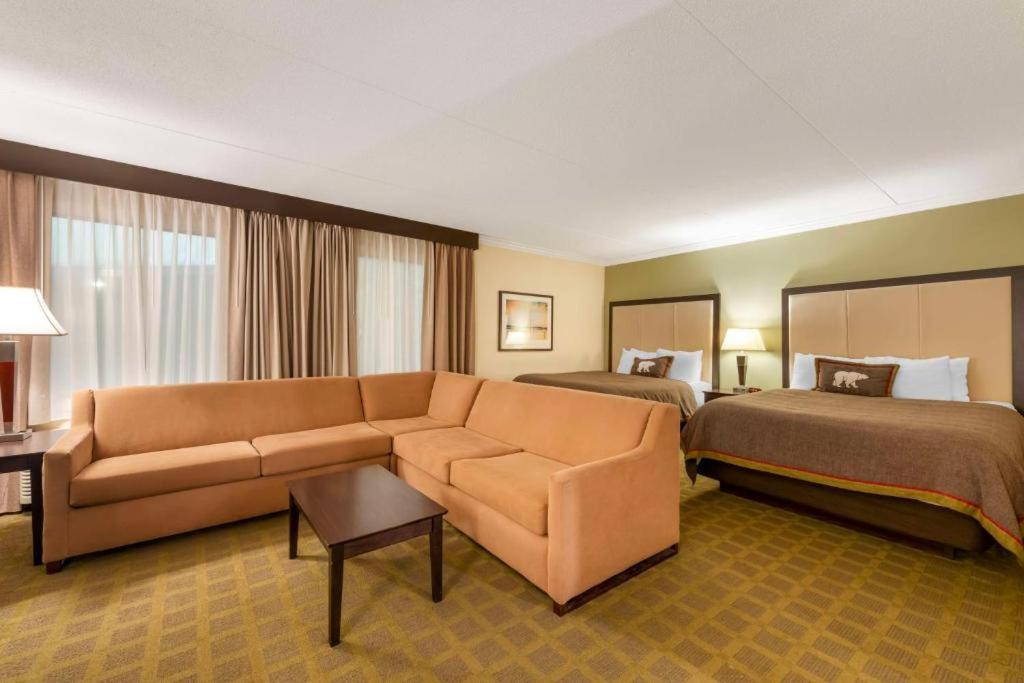 Best Western Plus White Bear Country Inn photo 51
