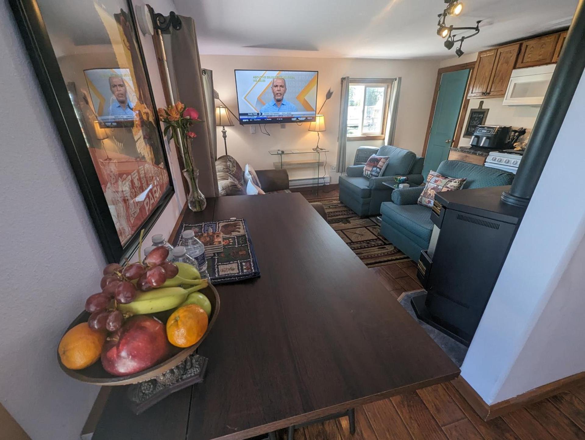 Yellowstone Motel - Adults Only - All rooms have kitchens photo 81