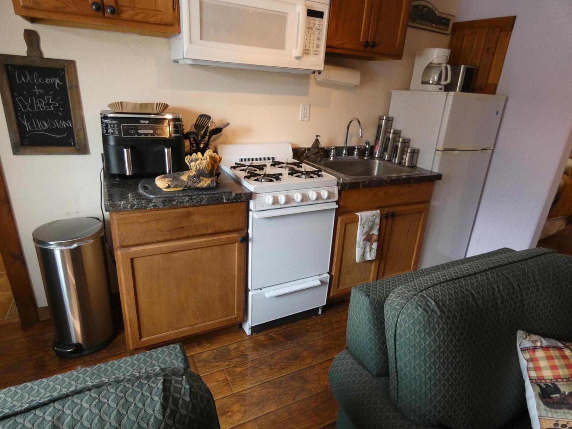 Yellowstone Motel - Adults Only - All rooms have kitchens photo 99