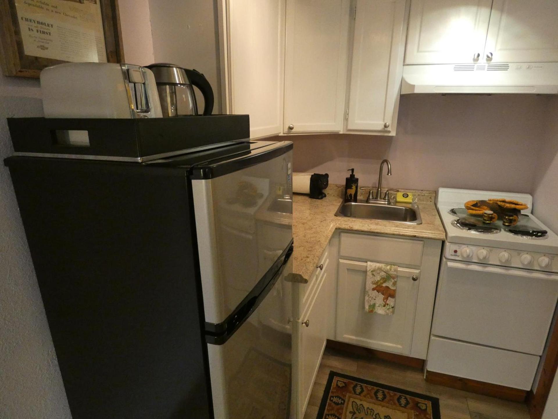Yellowstone Motel - Adults Only - All rooms have kitchens photo 89