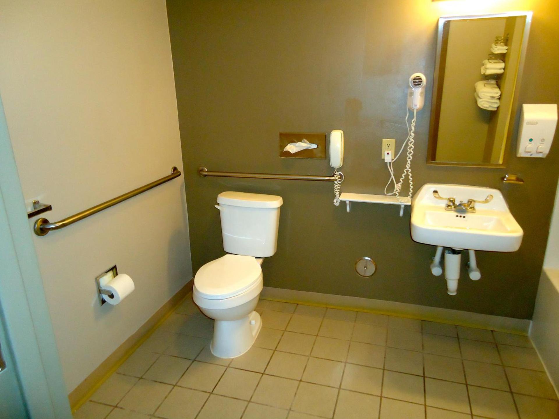 Super 8 by Wyndham Niagara Falls photo 31