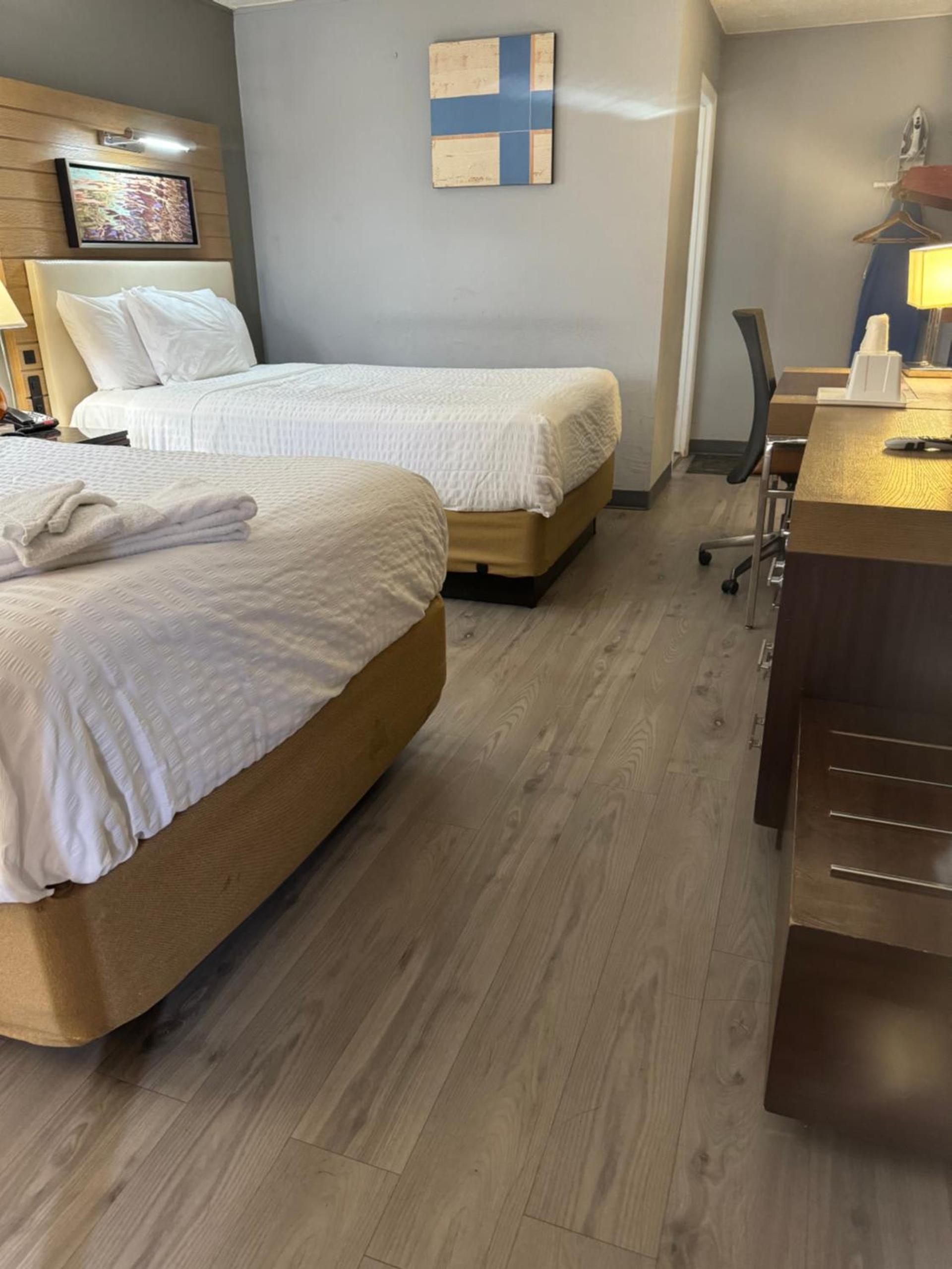 Americas Best Value Inn at Central Valley-Woodbury photo 38
