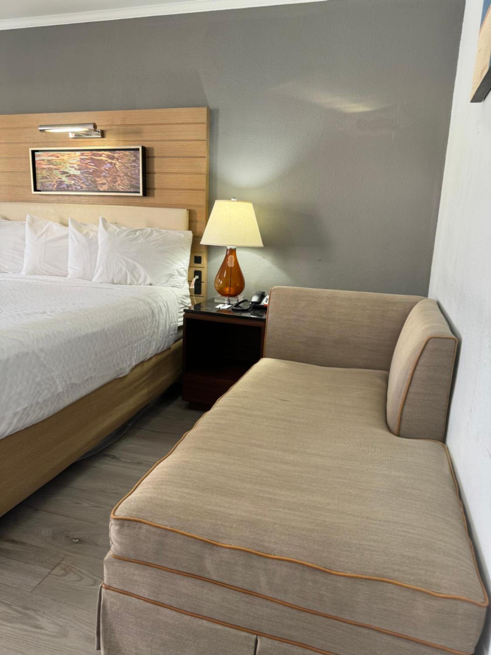 Americas Best Value Inn at Central Valley-Woodbury photo 39