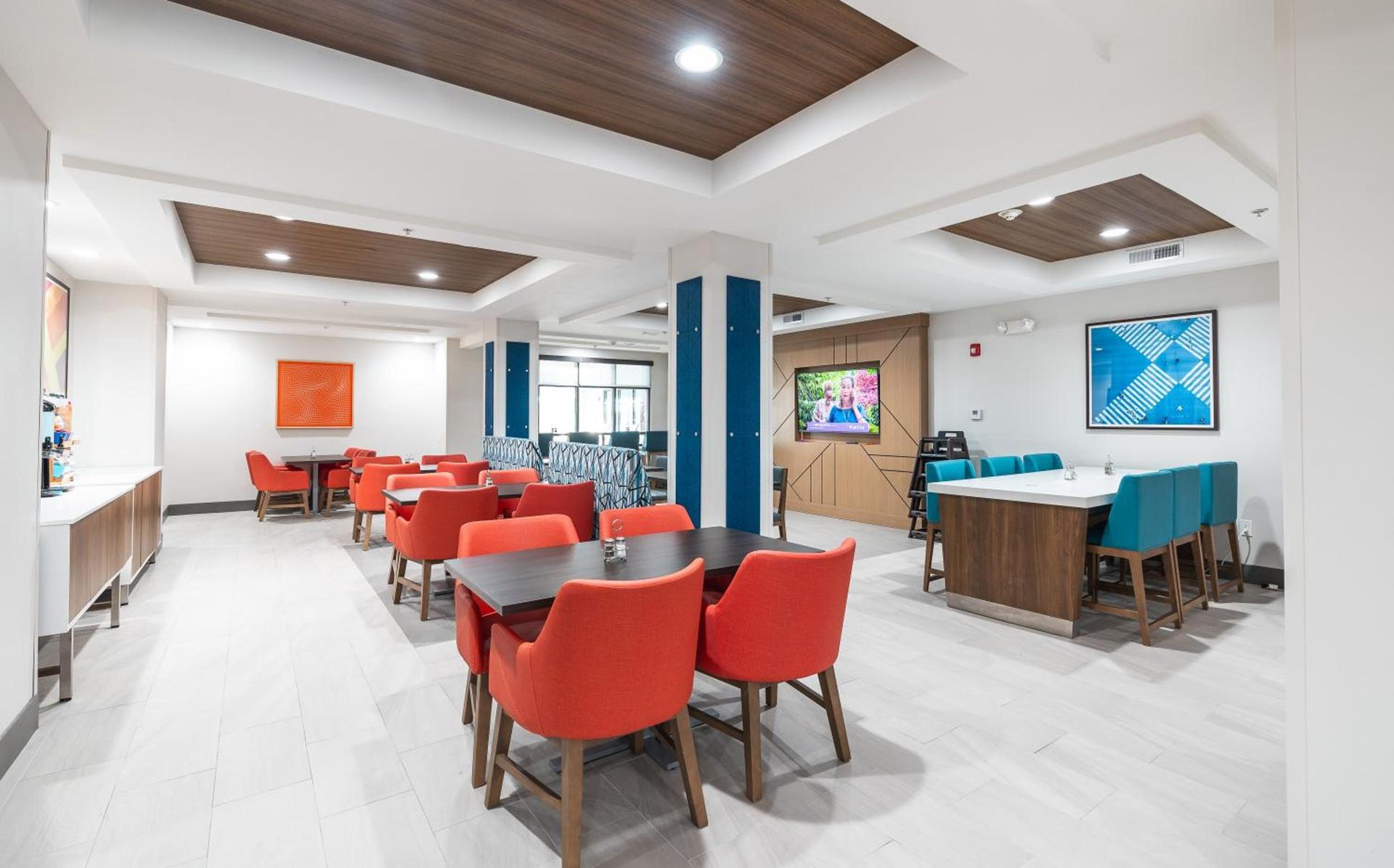 Holiday Inn Express Hotel and Suites Saint Robert by IHG photo 85