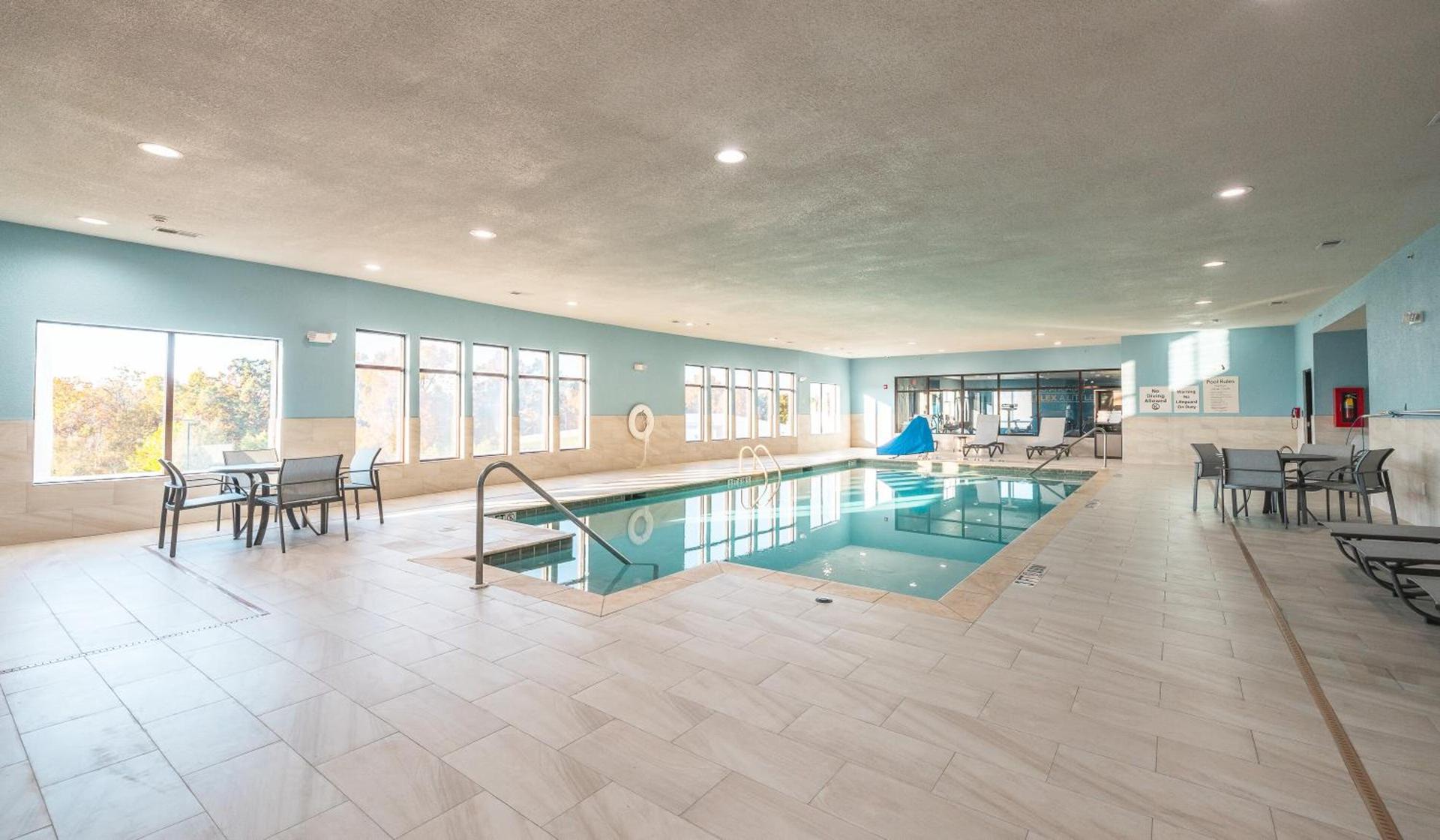 Holiday Inn Express Hotel and Suites Saint Robert by IHG photo 72
