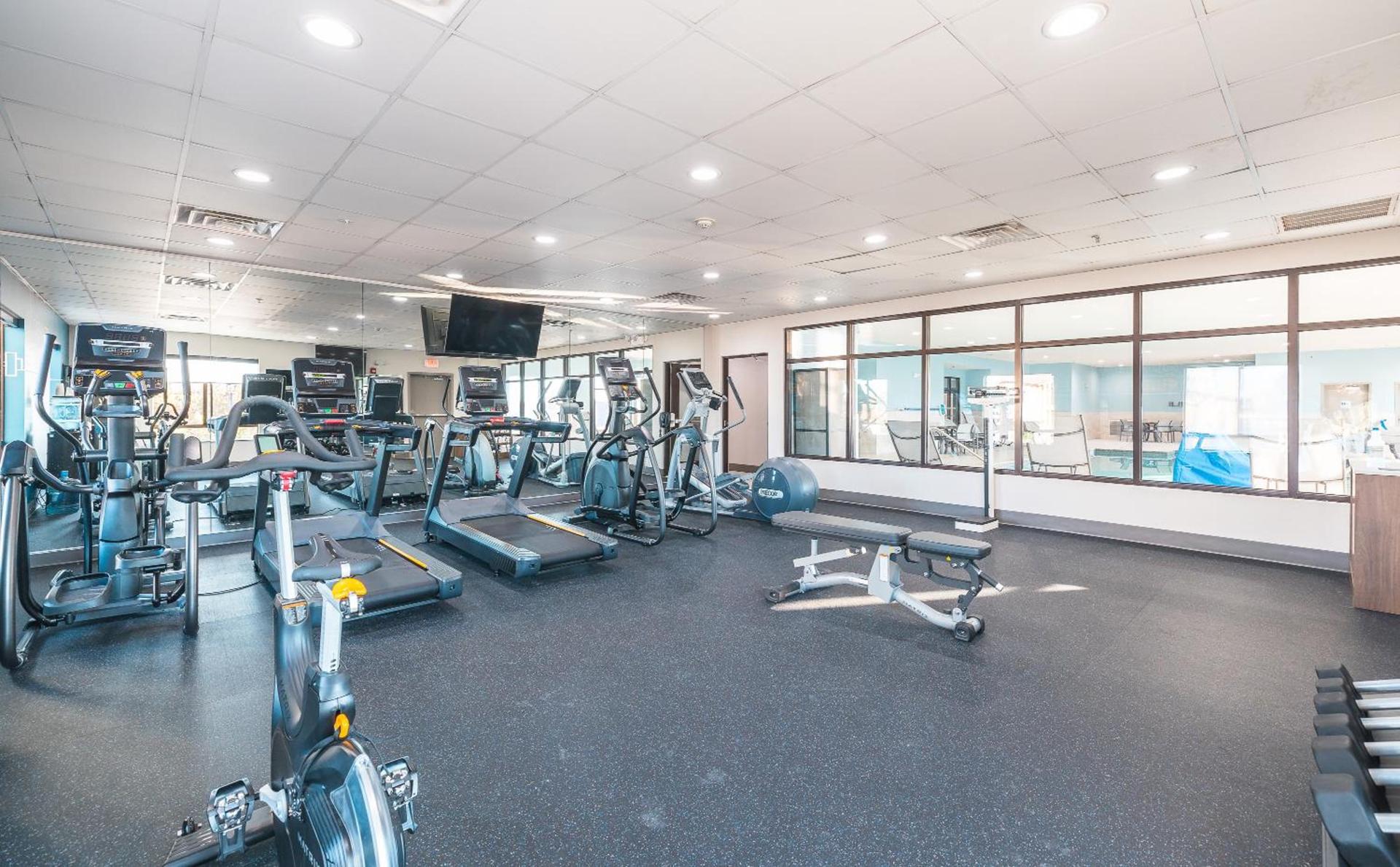 Holiday Inn Express Hotel and Suites Saint Robert by IHG photo 69