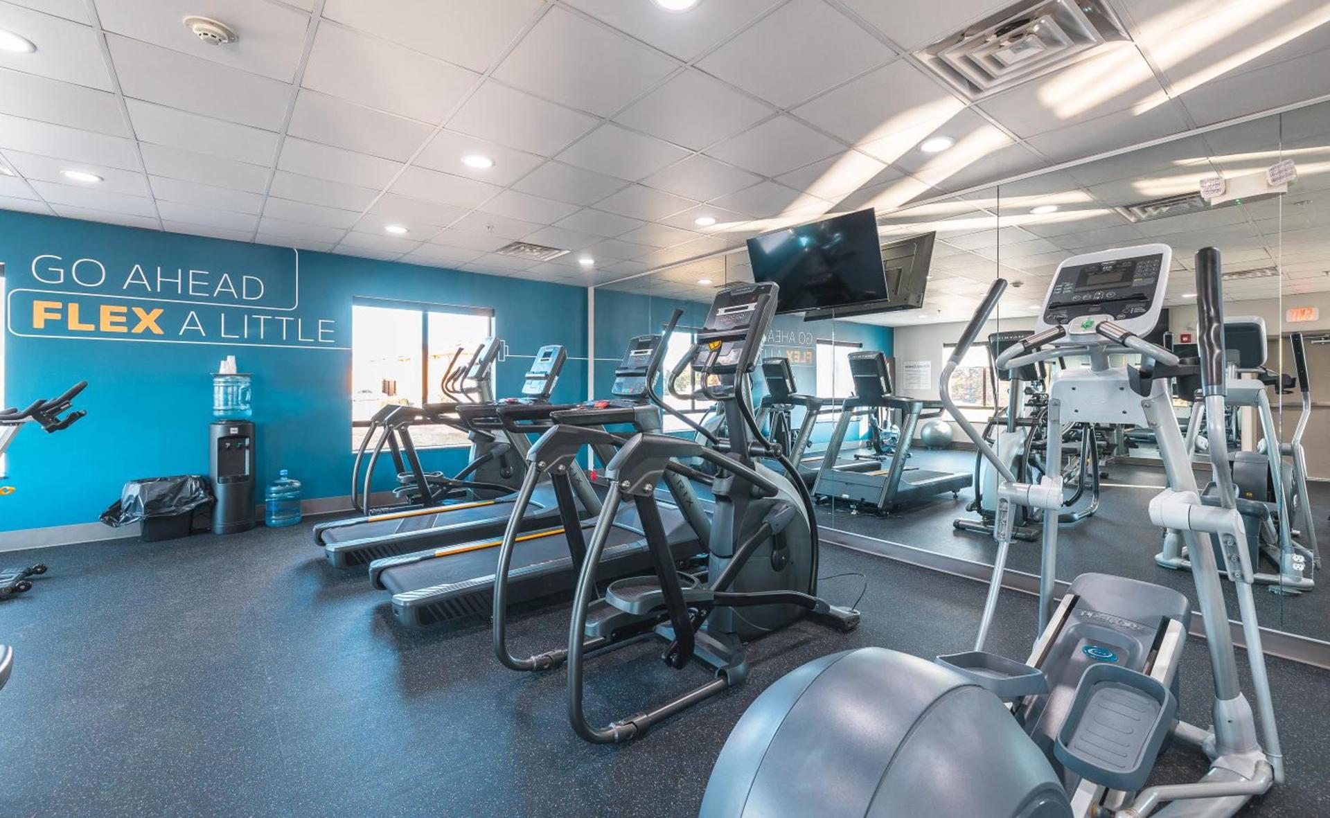 Holiday Inn Express Hotel and Suites Saint Robert by IHG photo 87