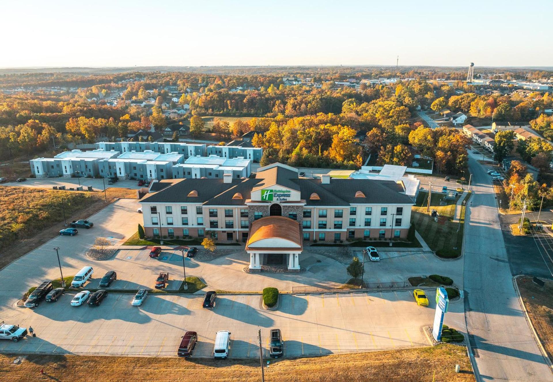Holiday Inn Express Hotel and Suites Saint Robert by IHG photo 4