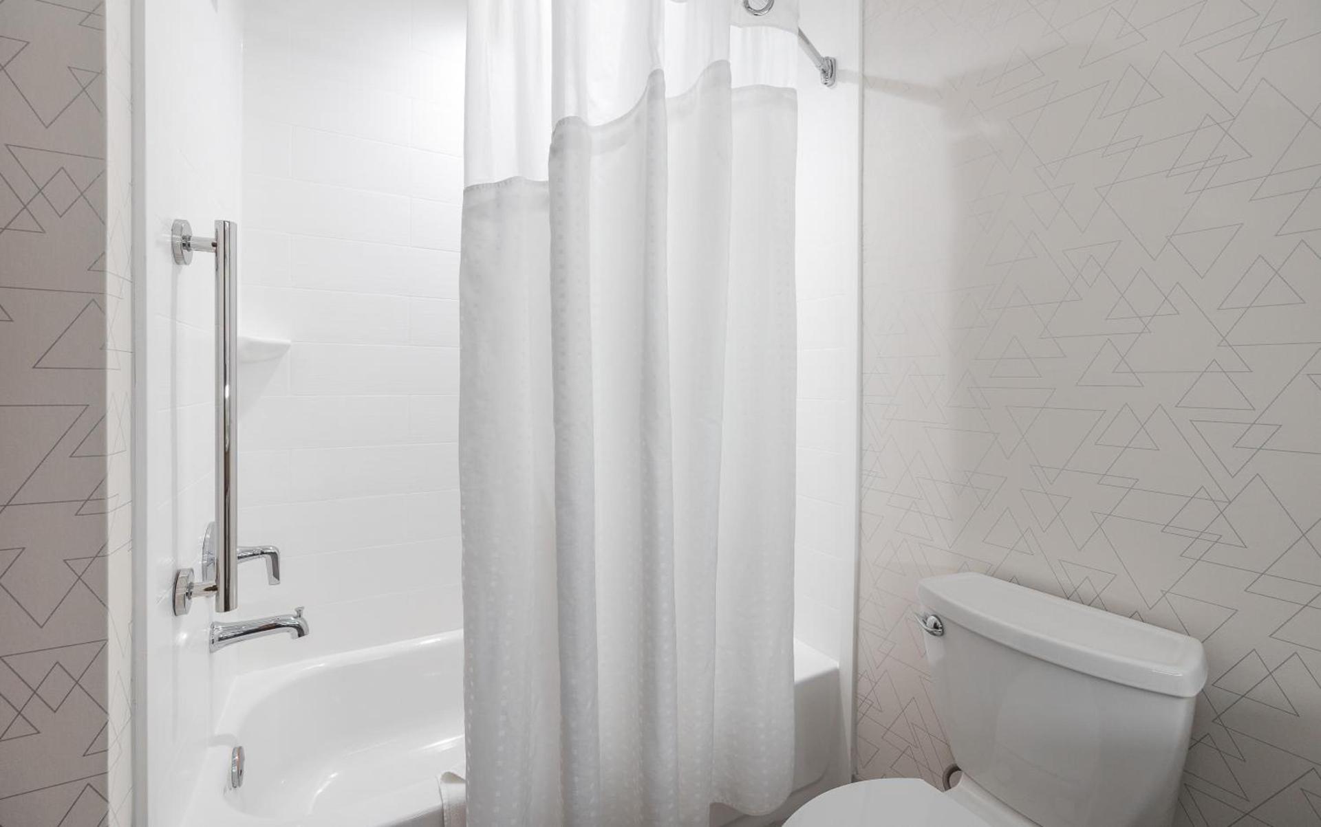 Holiday Inn Express Hotel and Suites Saint Robert by IHG photo 12