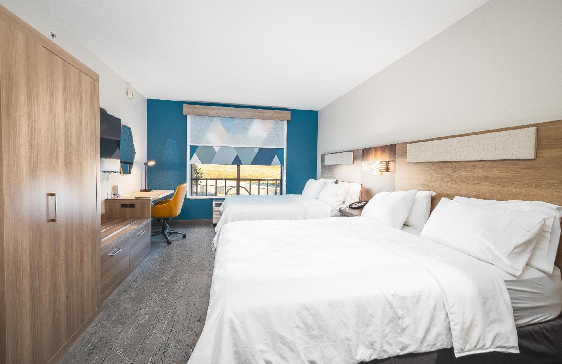 Holiday Inn Express Hotel and Suites Saint Robert by IHG photo 11