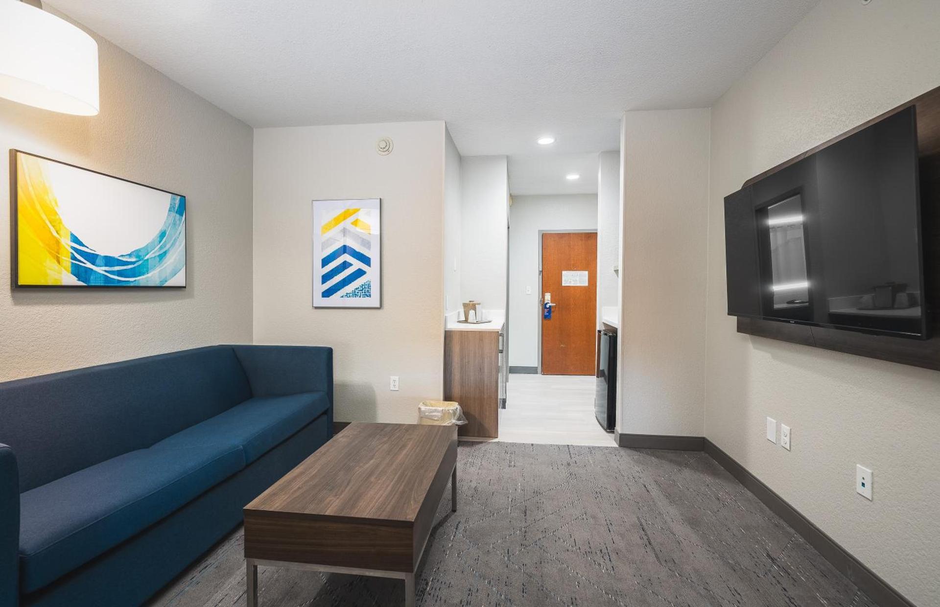 Holiday Inn Express Hotel and Suites Saint Robert by IHG photo 9