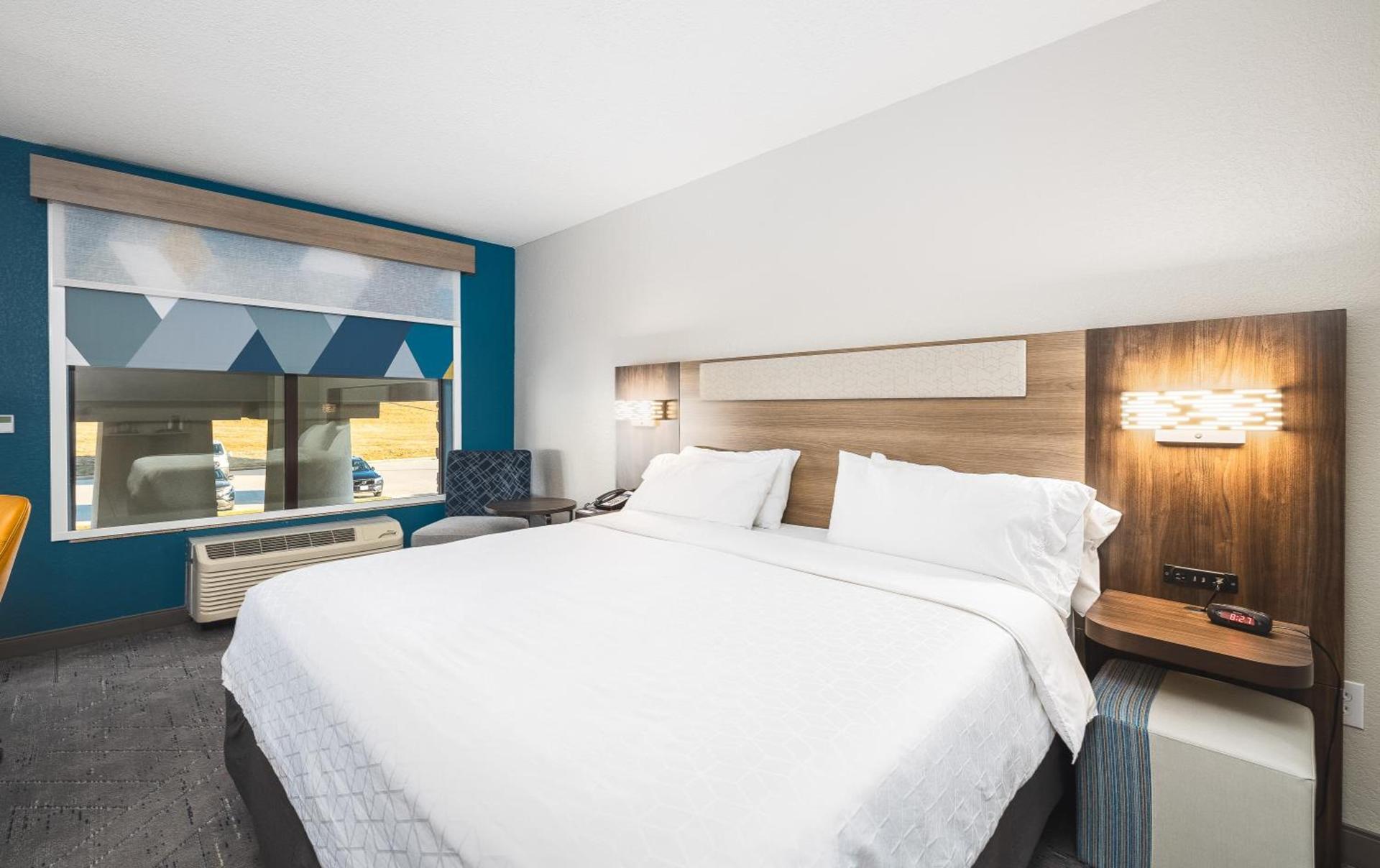 Holiday Inn Express Hotel and Suites Saint Robert by IHG photo 18