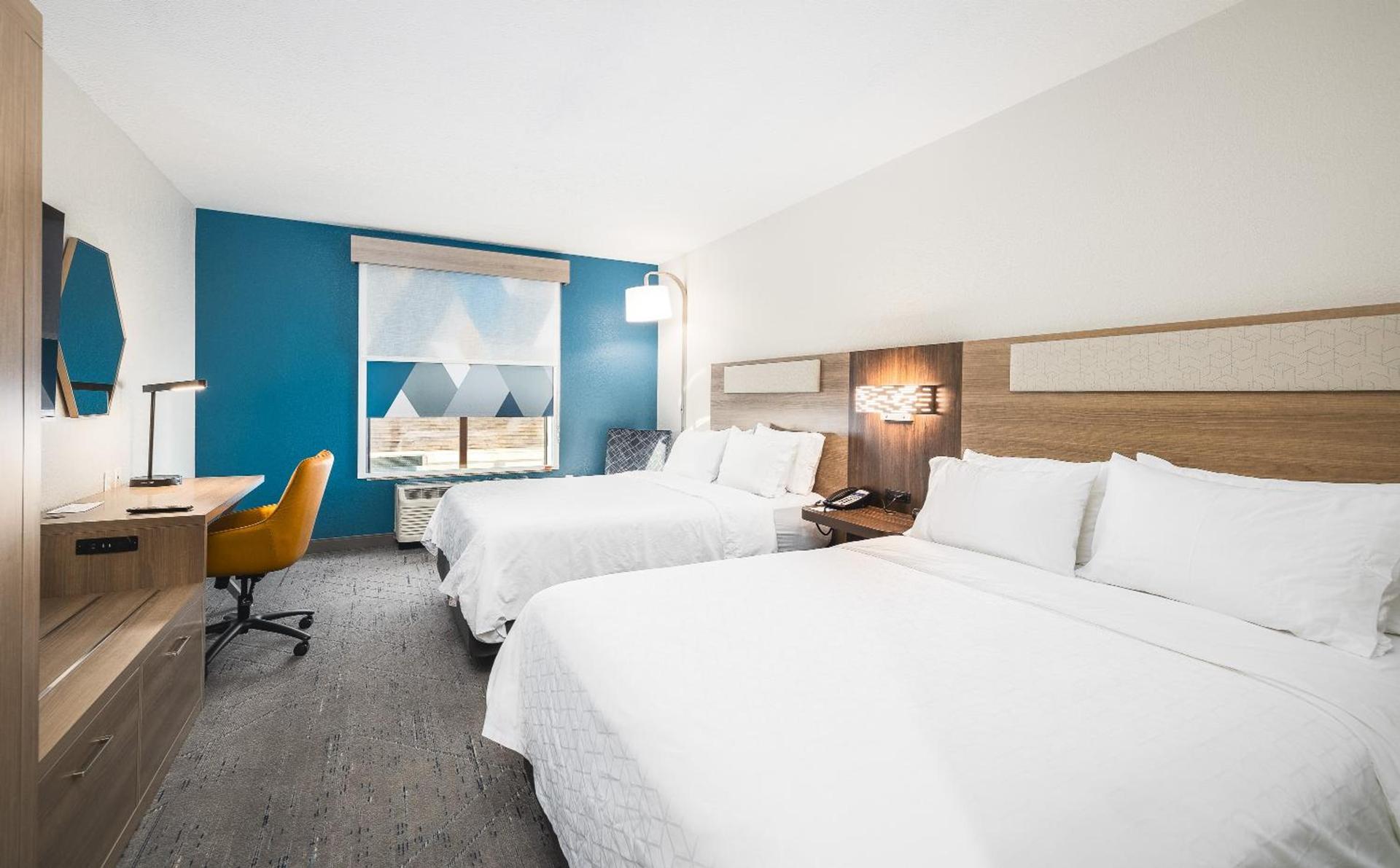 Holiday Inn Express Hotel and Suites Saint Robert by IHG photo 19