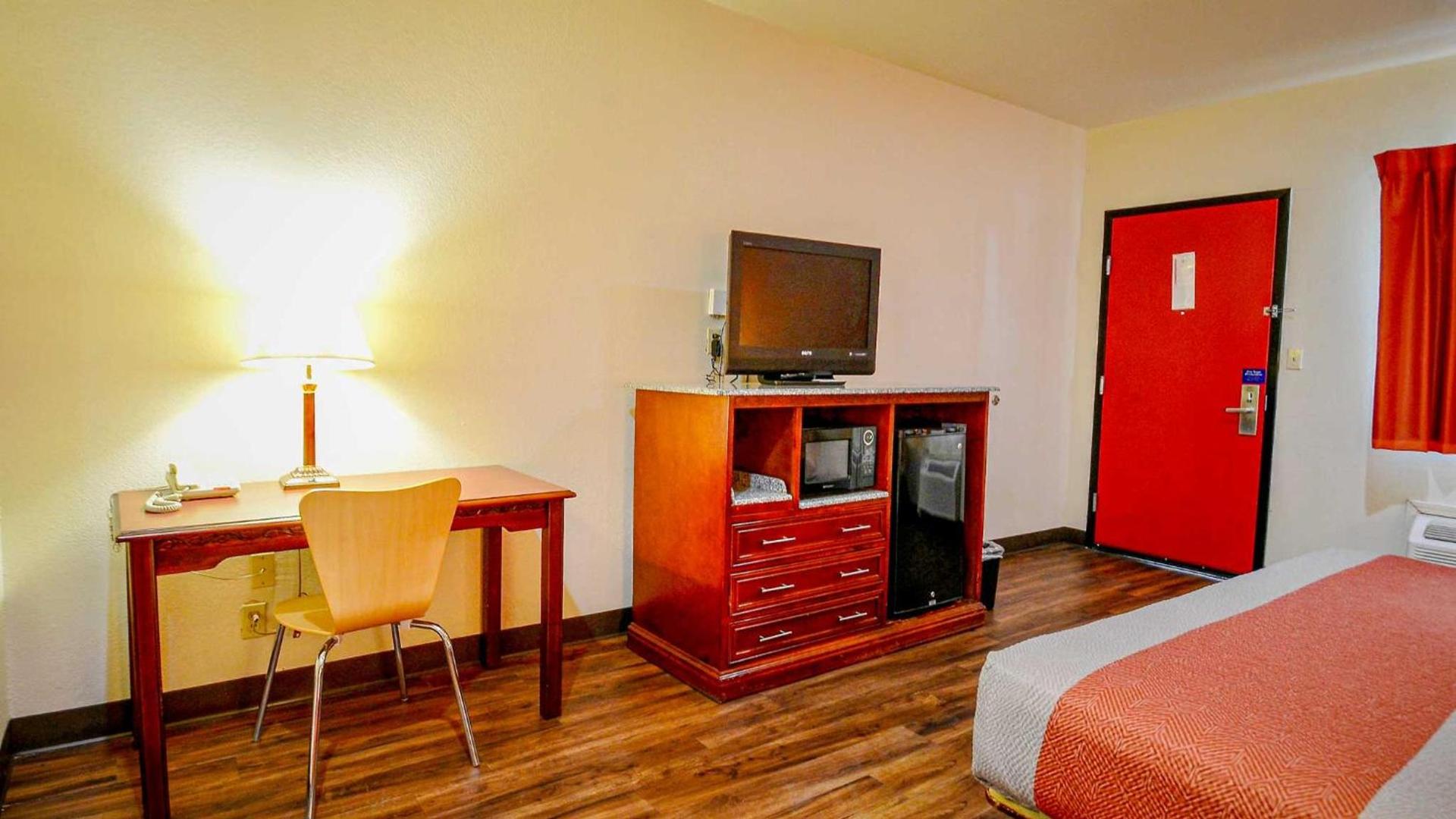 Motel 6-Atoka, OK photo 19