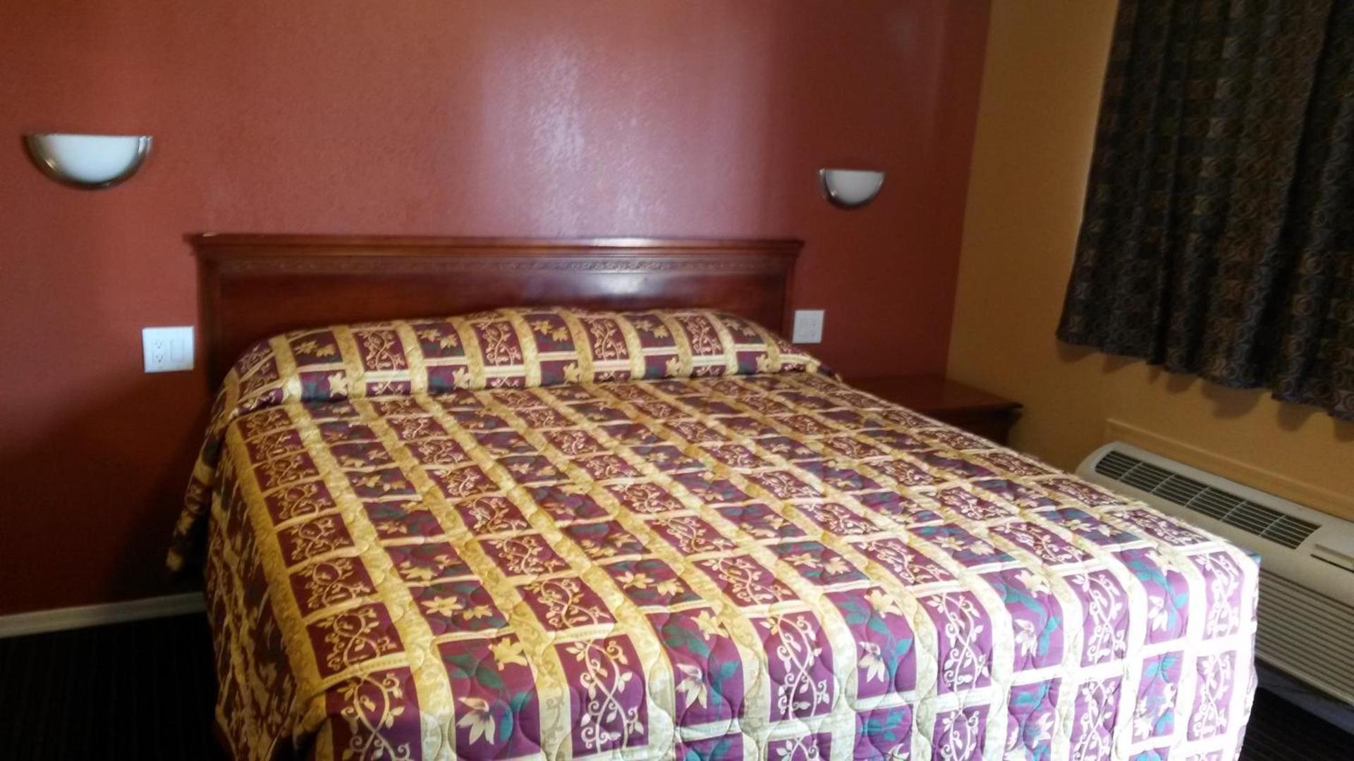 Two Palms Motel photo 9
