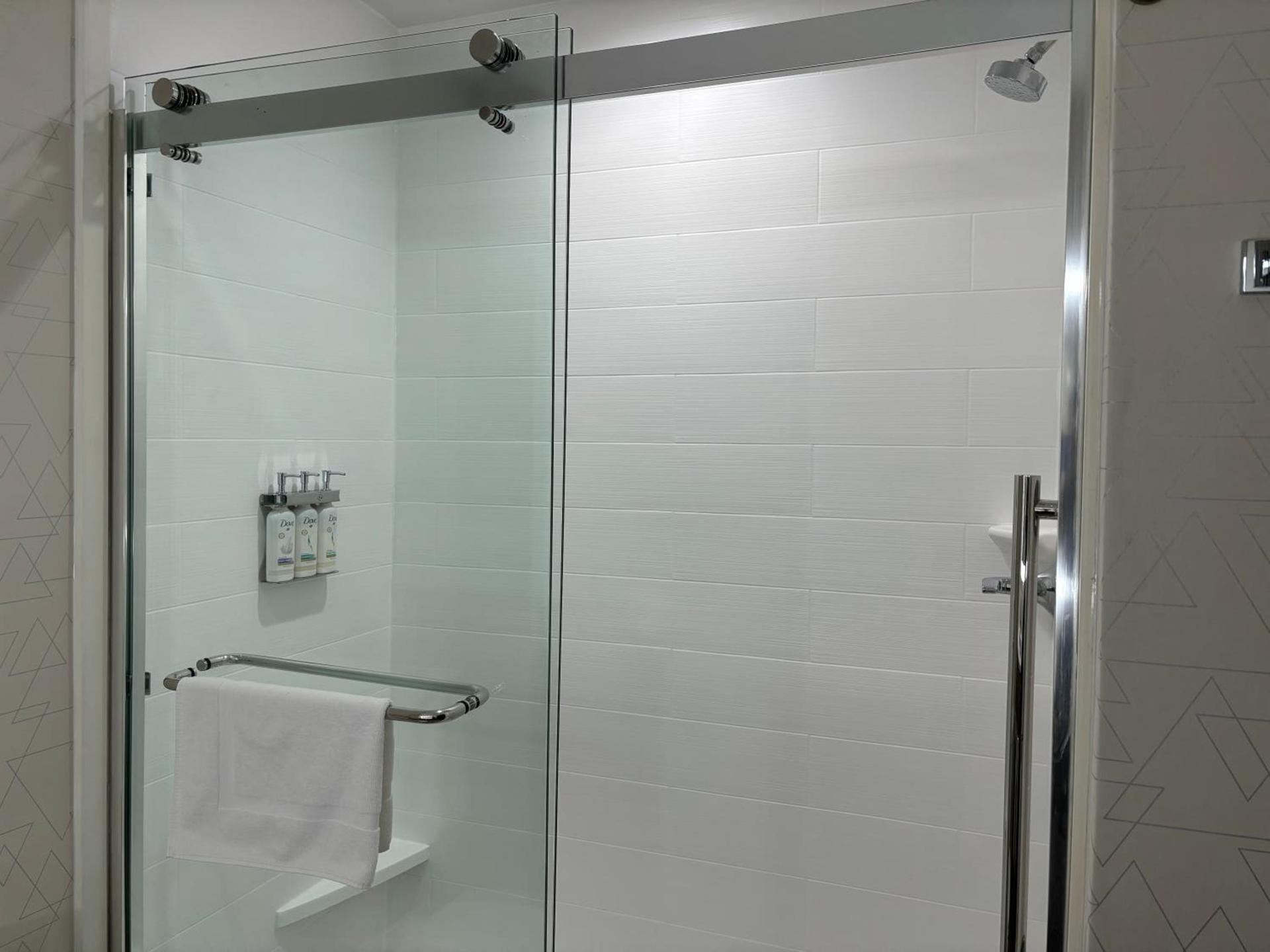 Holiday Inn Express Hotel and Suites Saint Robert by IHG photo 30