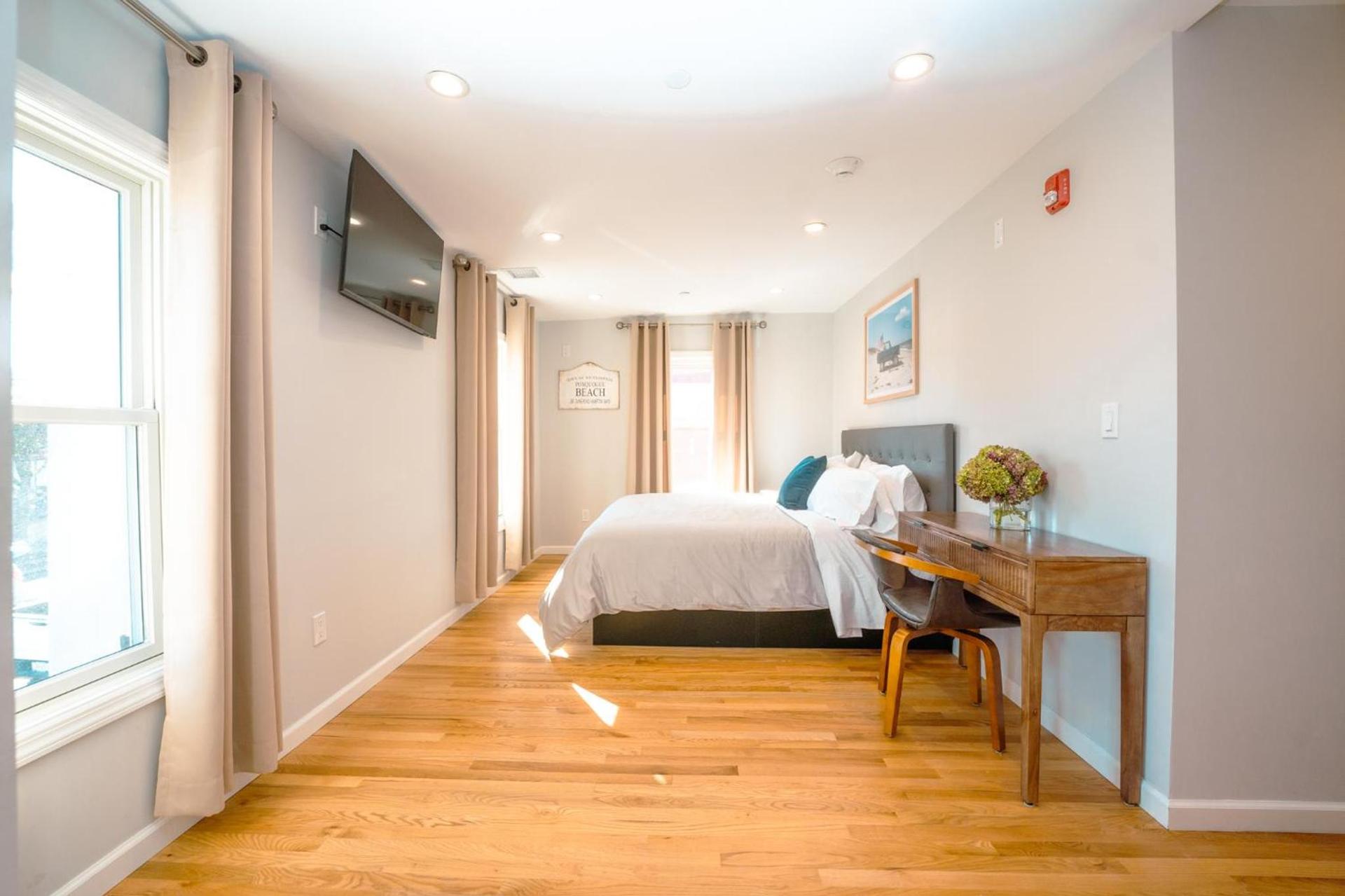 Hampton Bays Hotel On Main photo 20