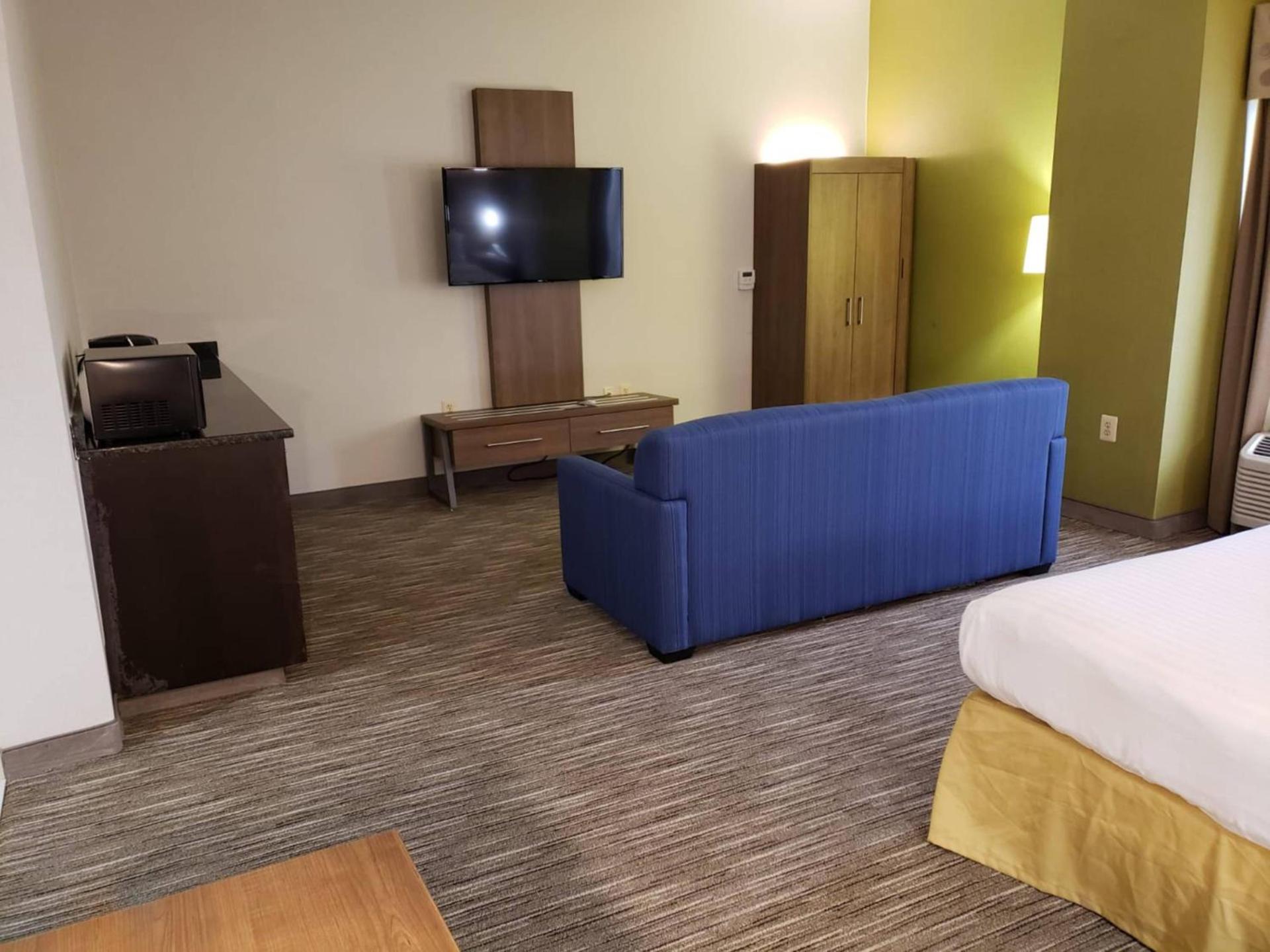 Holiday Inn Express Edgewood-Aberdeen-Bel Air photo 6