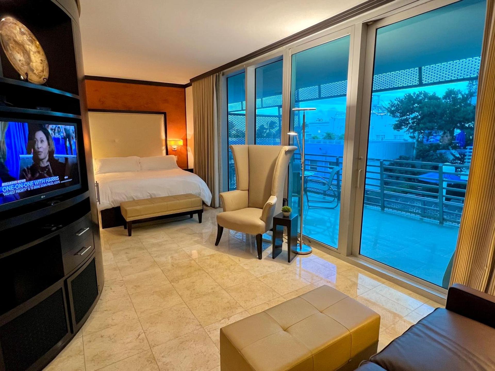 Boutique Suites 3 min walk to beach photo 100