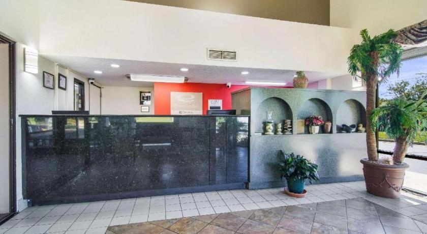 Econo Lodge South photo 25