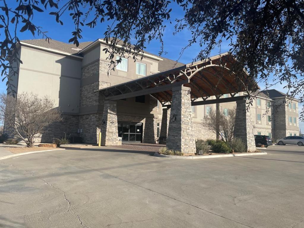Baymont by Wyndham Andrews TX photo 18
