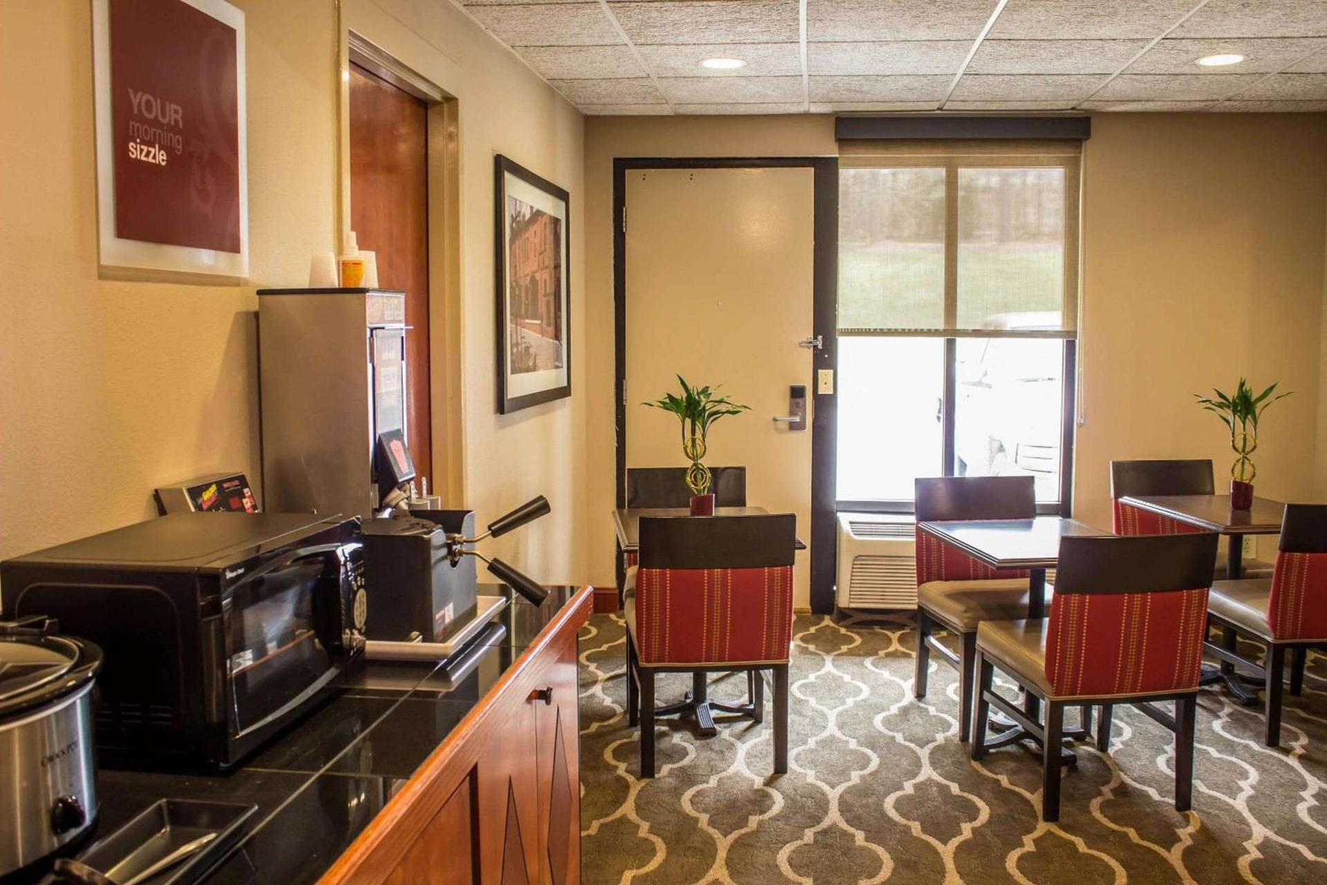 Clarion Pointe Durham Research Triangle Park photo 10
