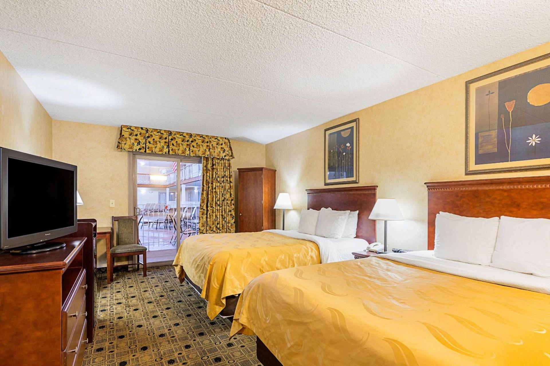 Quality Inn & Suites Coldwater near I-69 photo 9