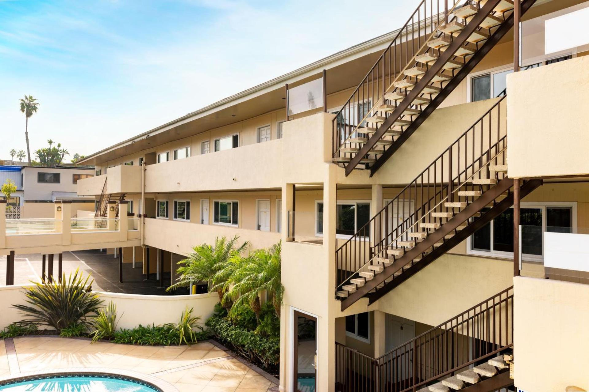 Pacific Edge Hotel photo 63