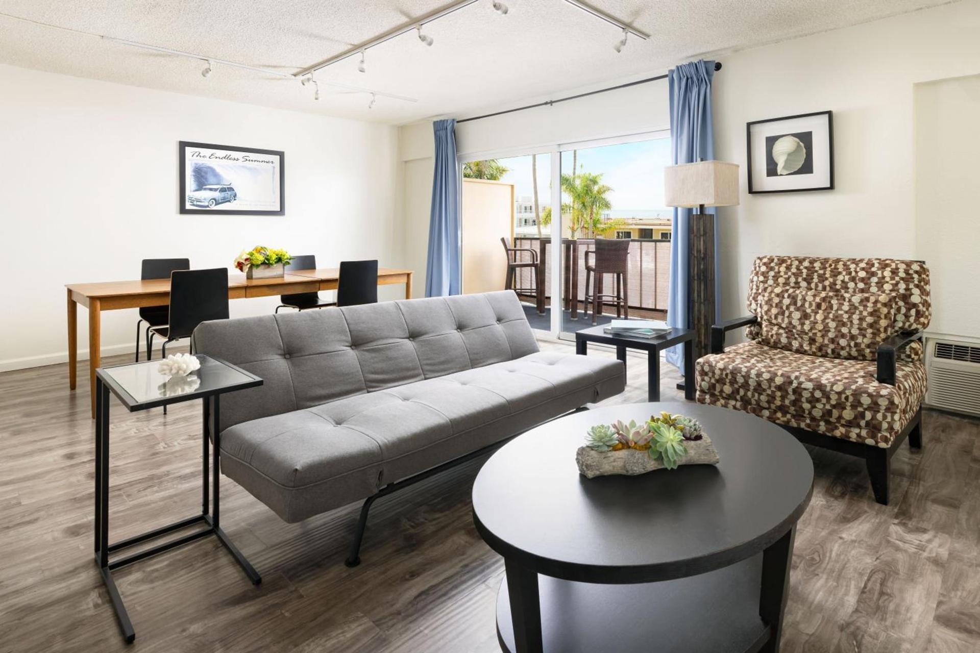 Pacific Edge Hotel photo 65