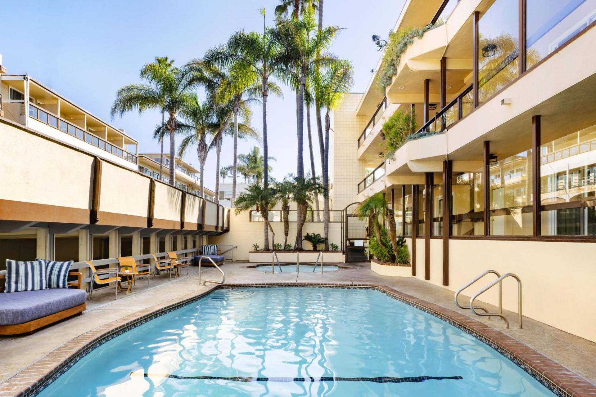 Pacific Edge Hotel photo 76