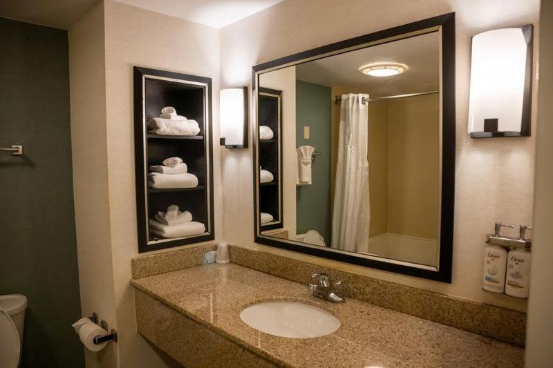 Wyndham Garden Erie photo 7