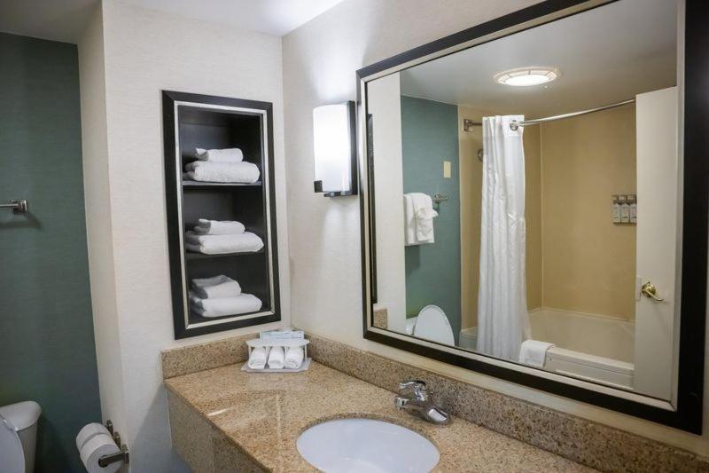 Wyndham Garden Erie photo 9