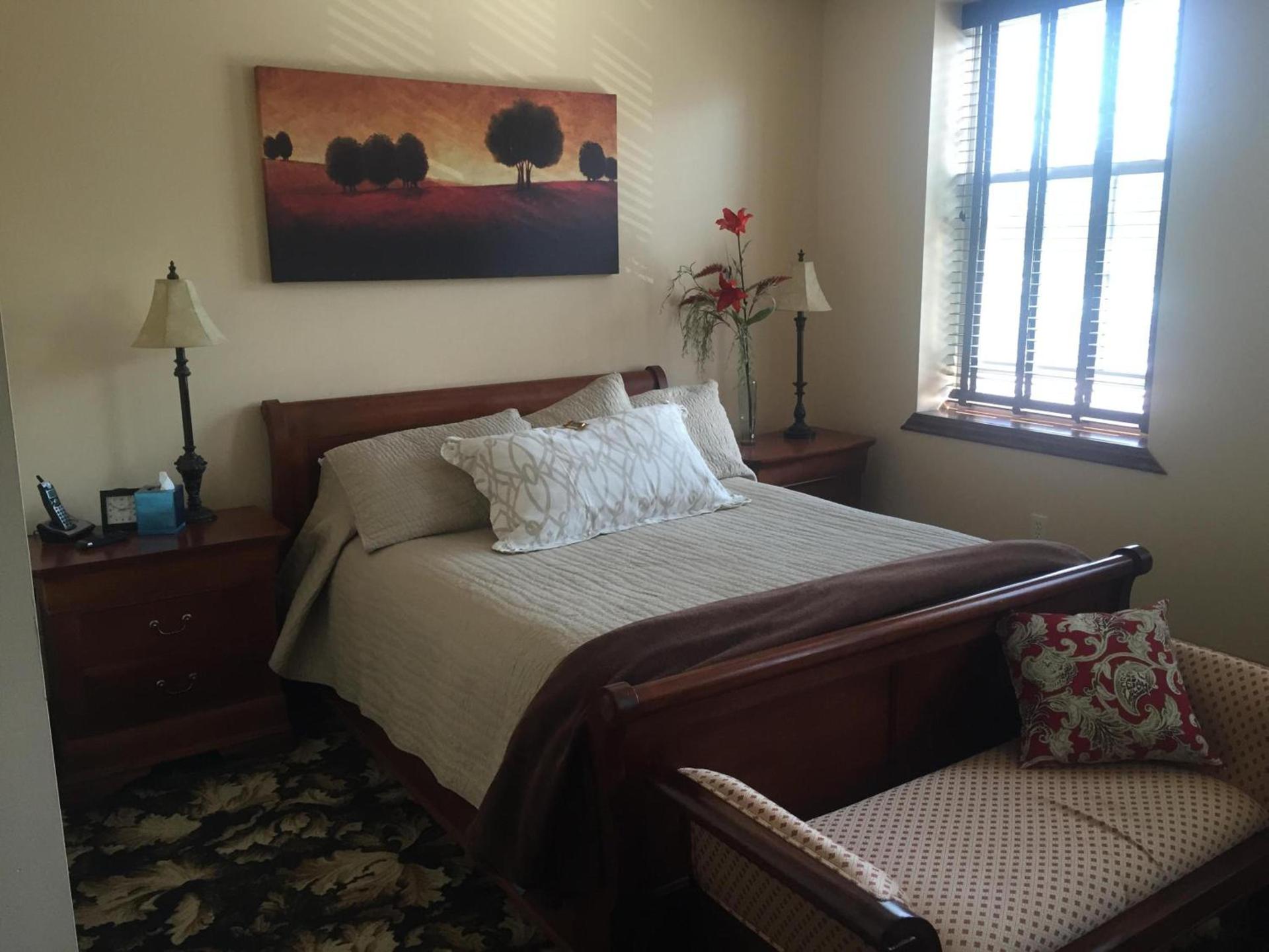 Caldwell Messenger Suites photo 17