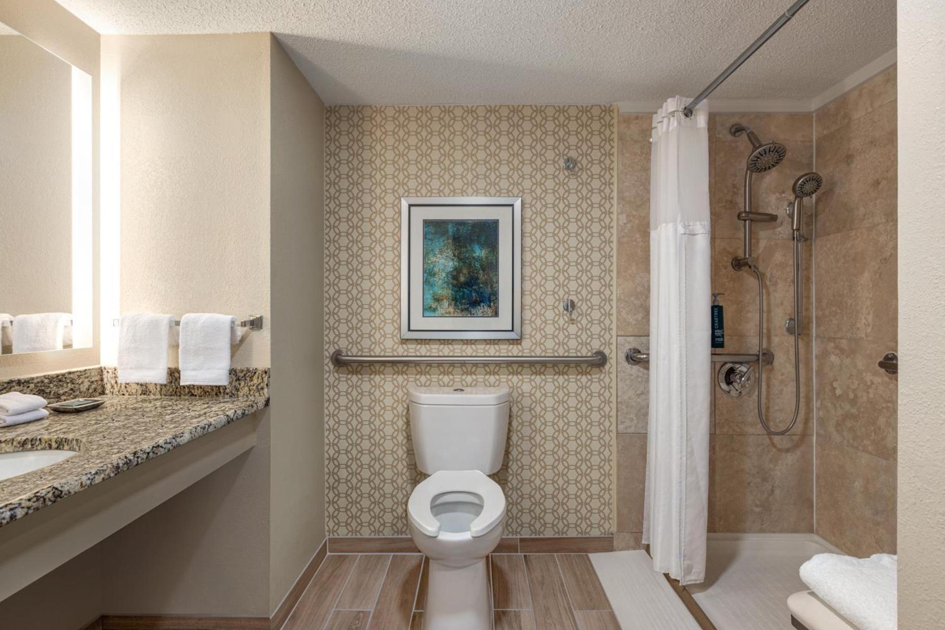 Doubletree by Hilton Fort Myers at Bell Tower Shops photo 41