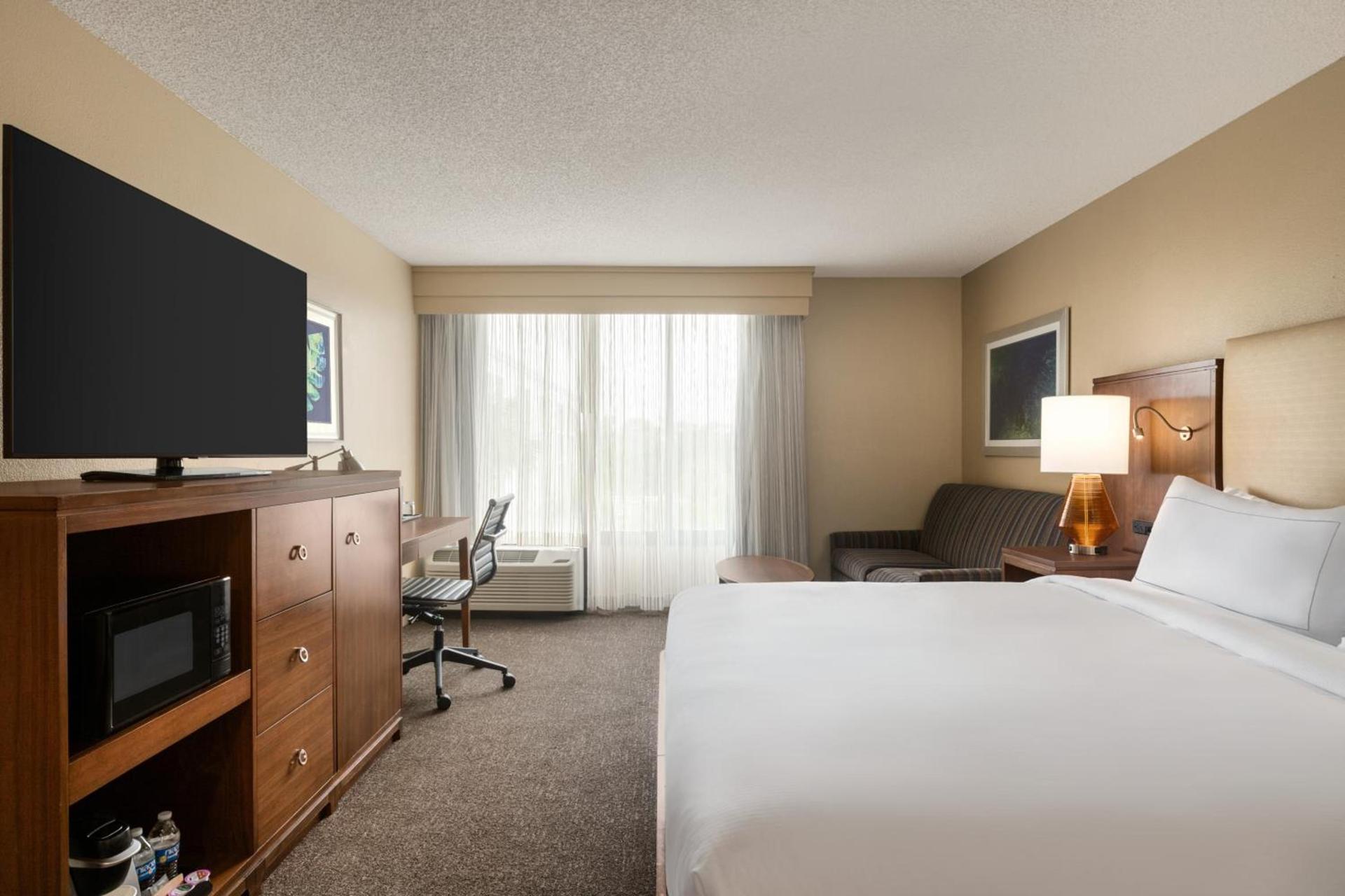 Doubletree by Hilton Fort Myers at Bell Tower Shops photo 54