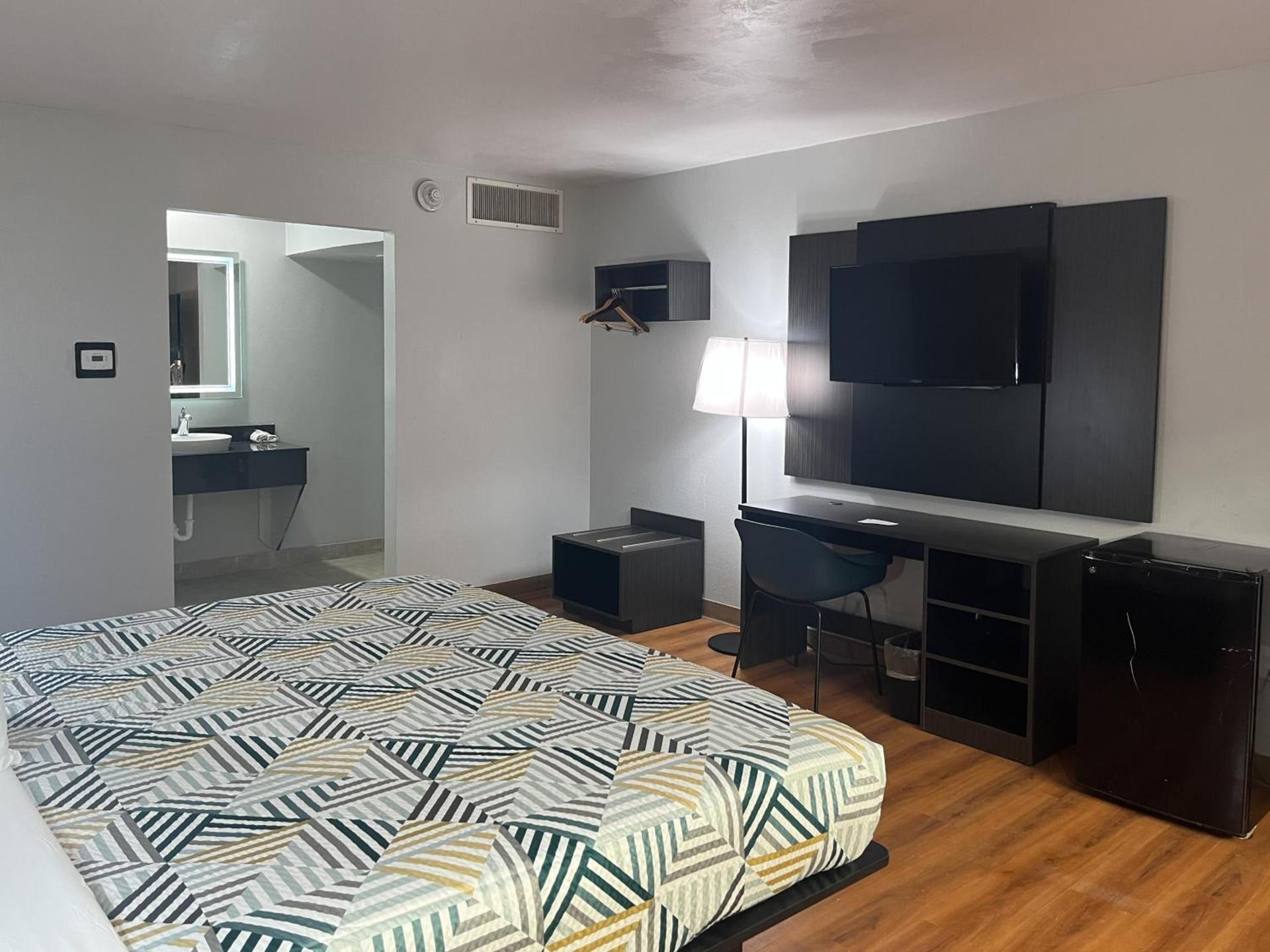 Motel 6 Dumas, TX photo 12