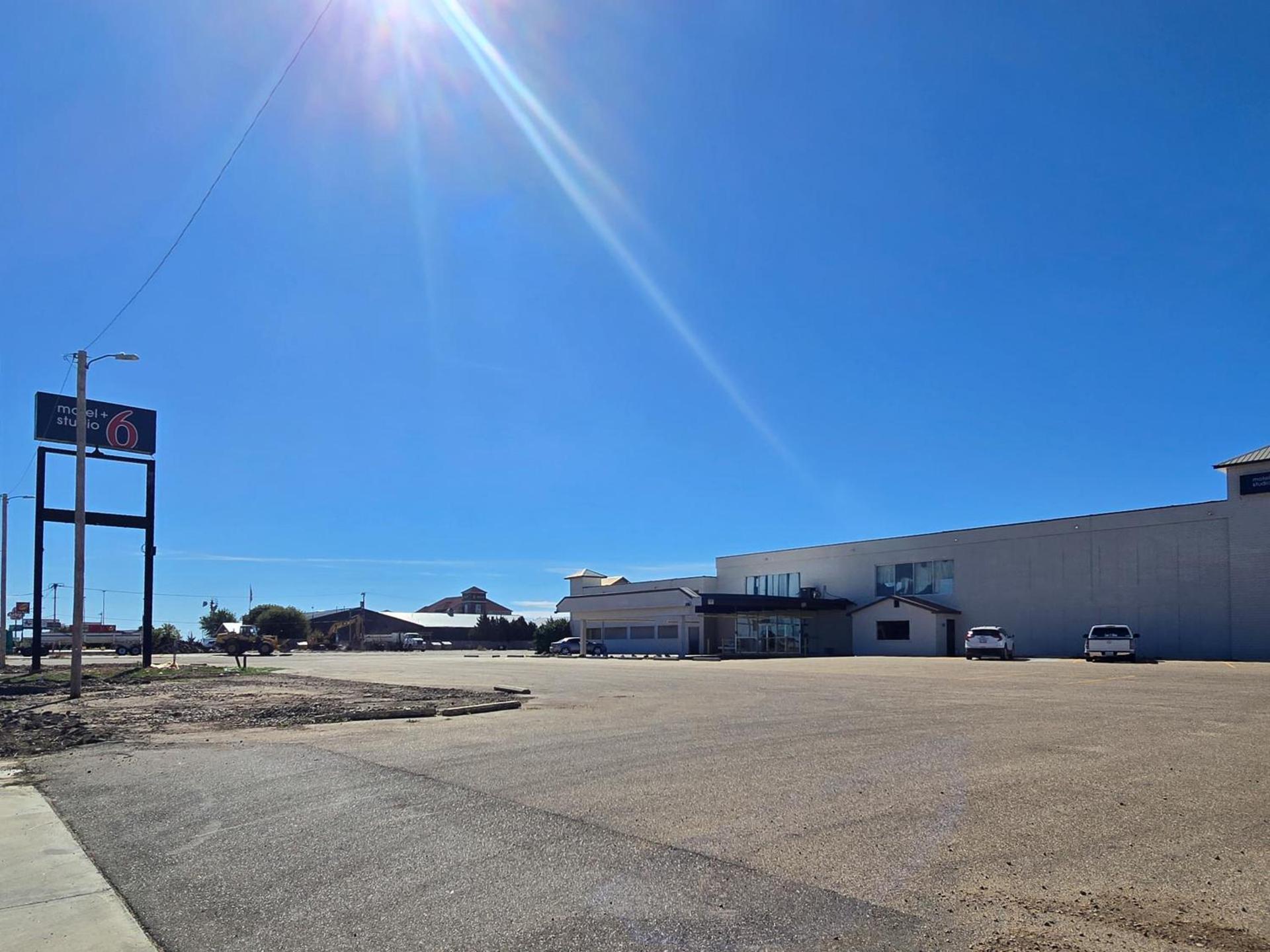 Motel 6 Dumas, TX photo 17