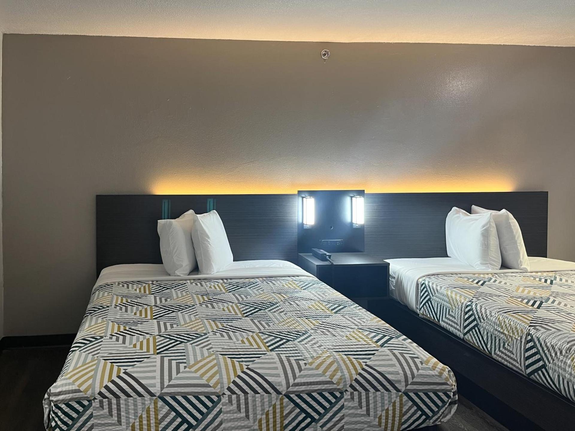 Motel 6 Dumas, TX photo 16