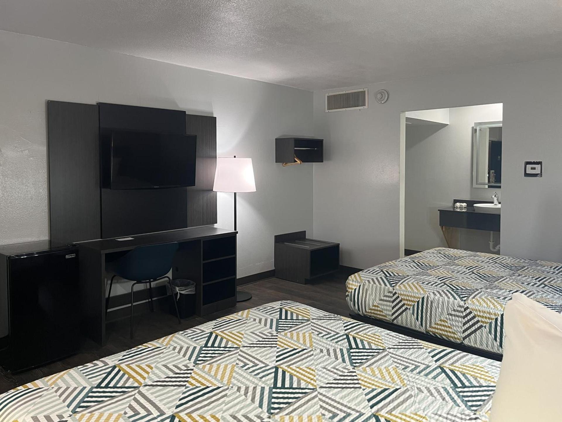 Motel 6 Dumas, TX photo 21