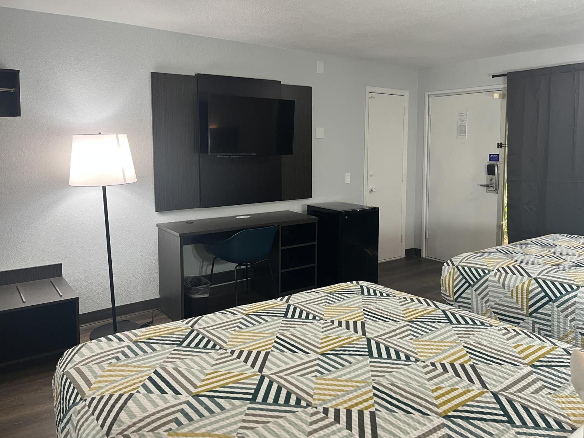 Motel 6 Dumas, TX photo 19