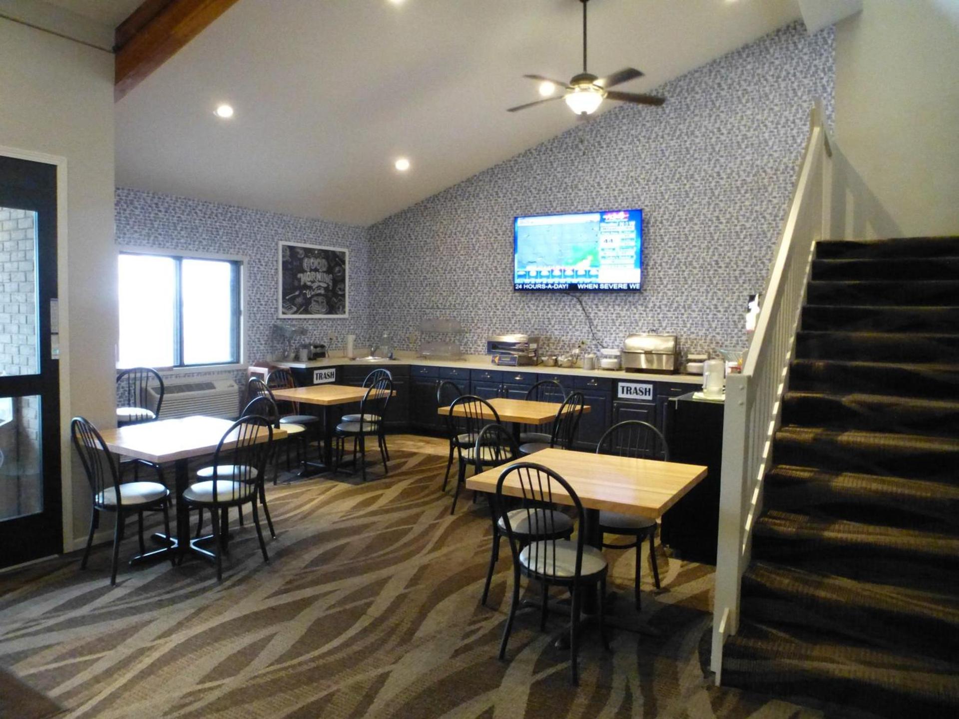 AmericInn by Wyndham Mitchell photo 15