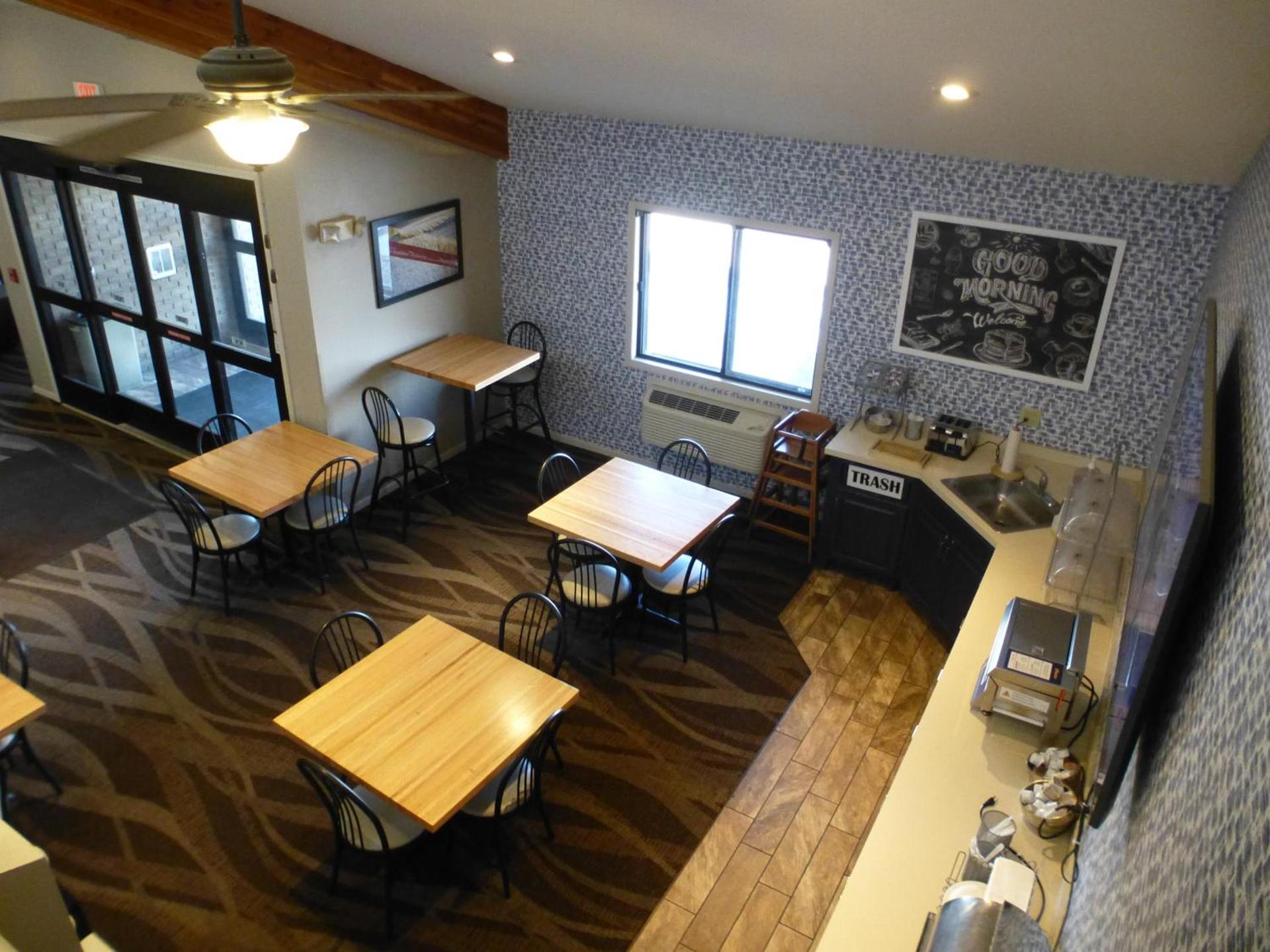 AmericInn by Wyndham Mitchell photo 16