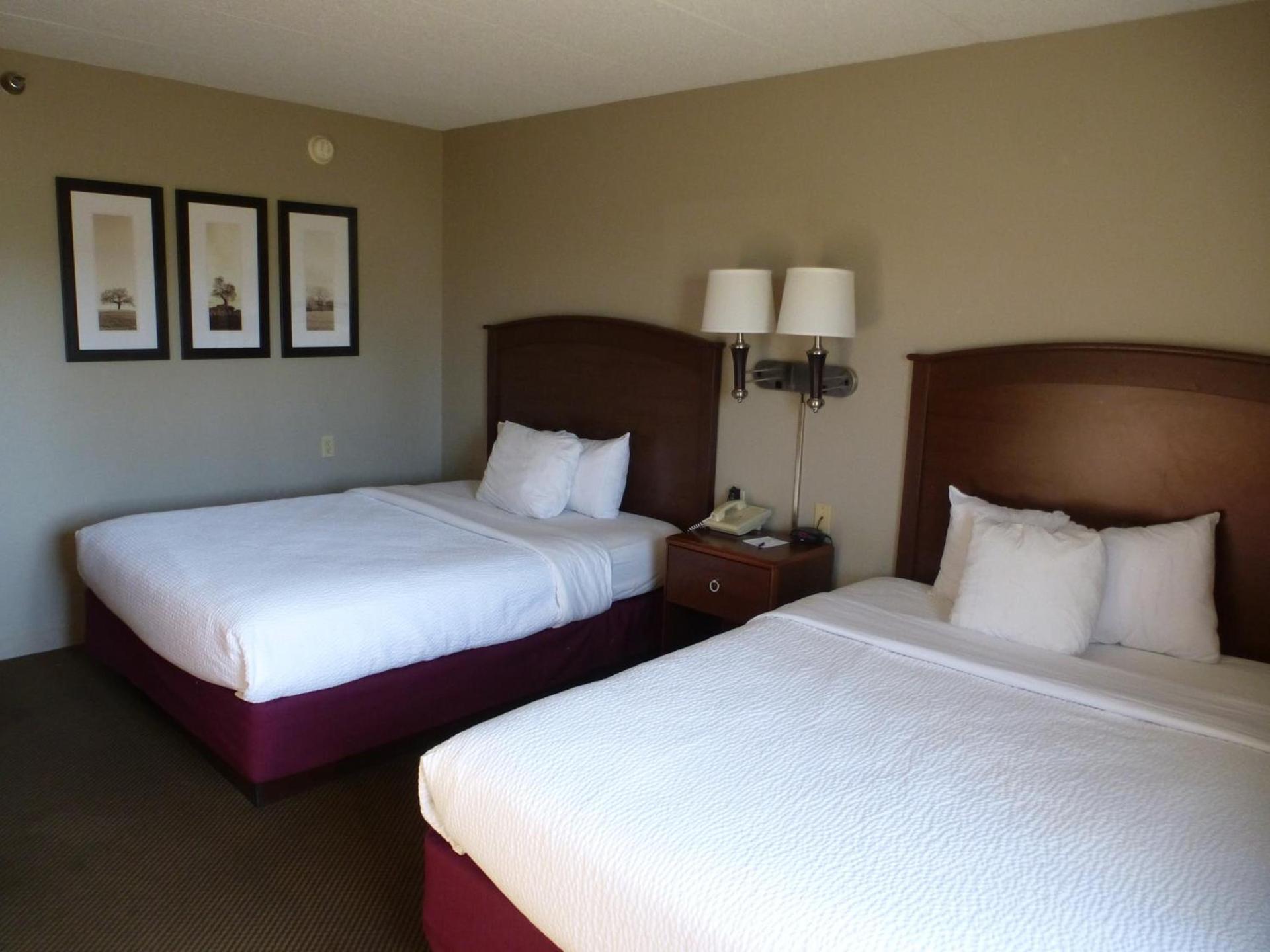 AmericInn by Wyndham Mitchell photo 17