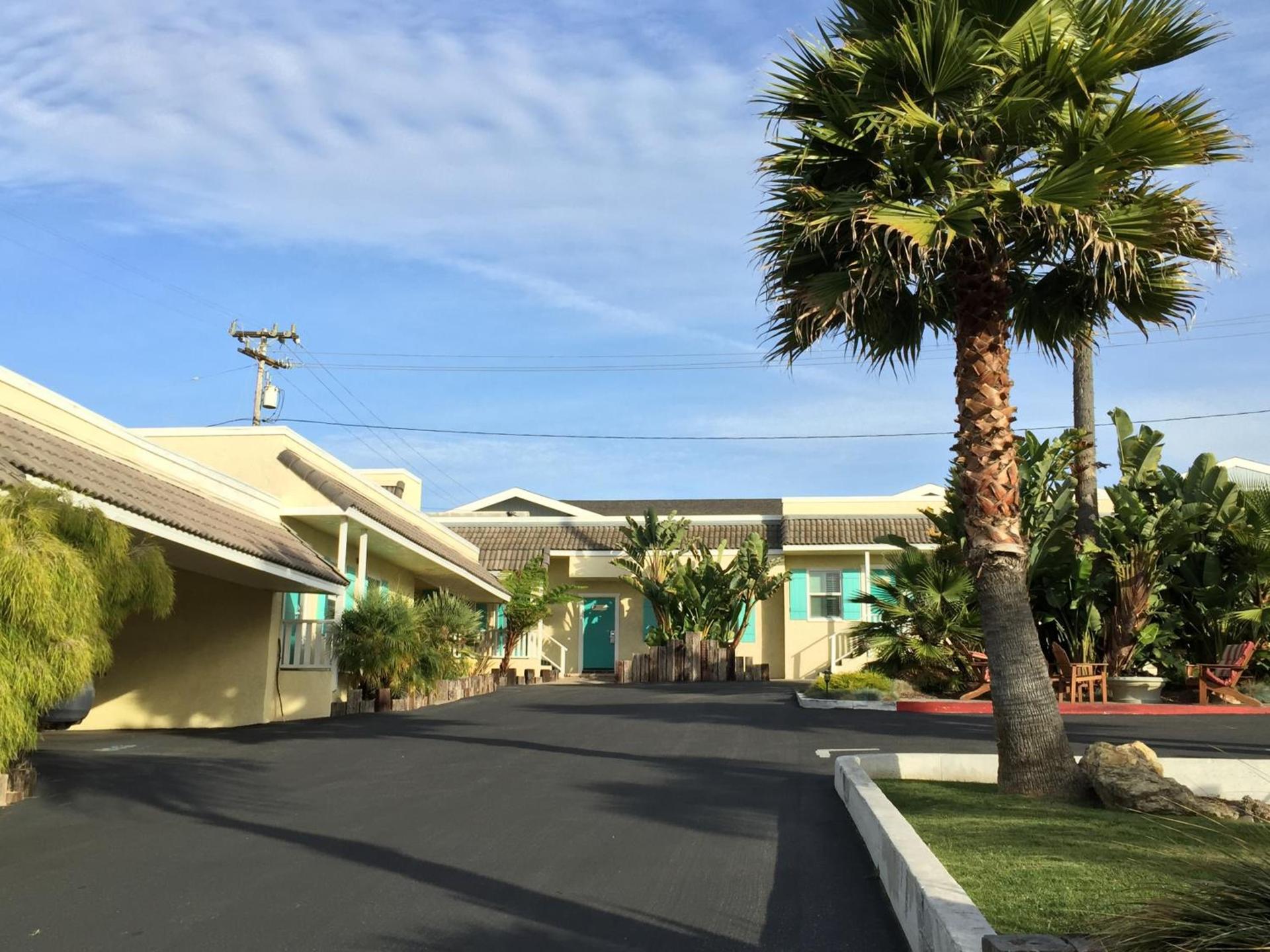 Beach Bungalow Inn and Suites photo 11