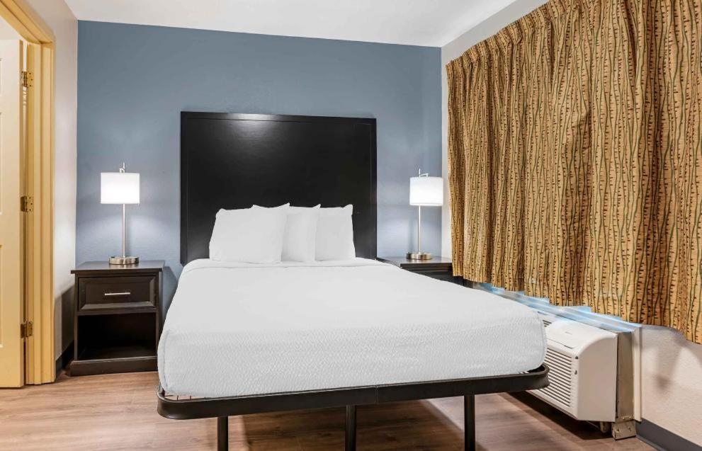 Extended Stay America Suites - Cincinnati - Blue Ash - Reed Hartman photo 57