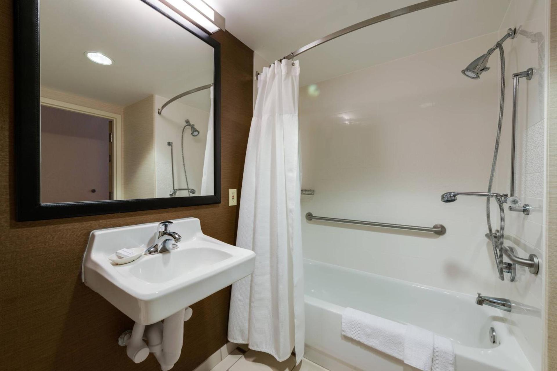 Fairfield Inn & Suites by Marriott Fort Myers Cape Coral photo 21
