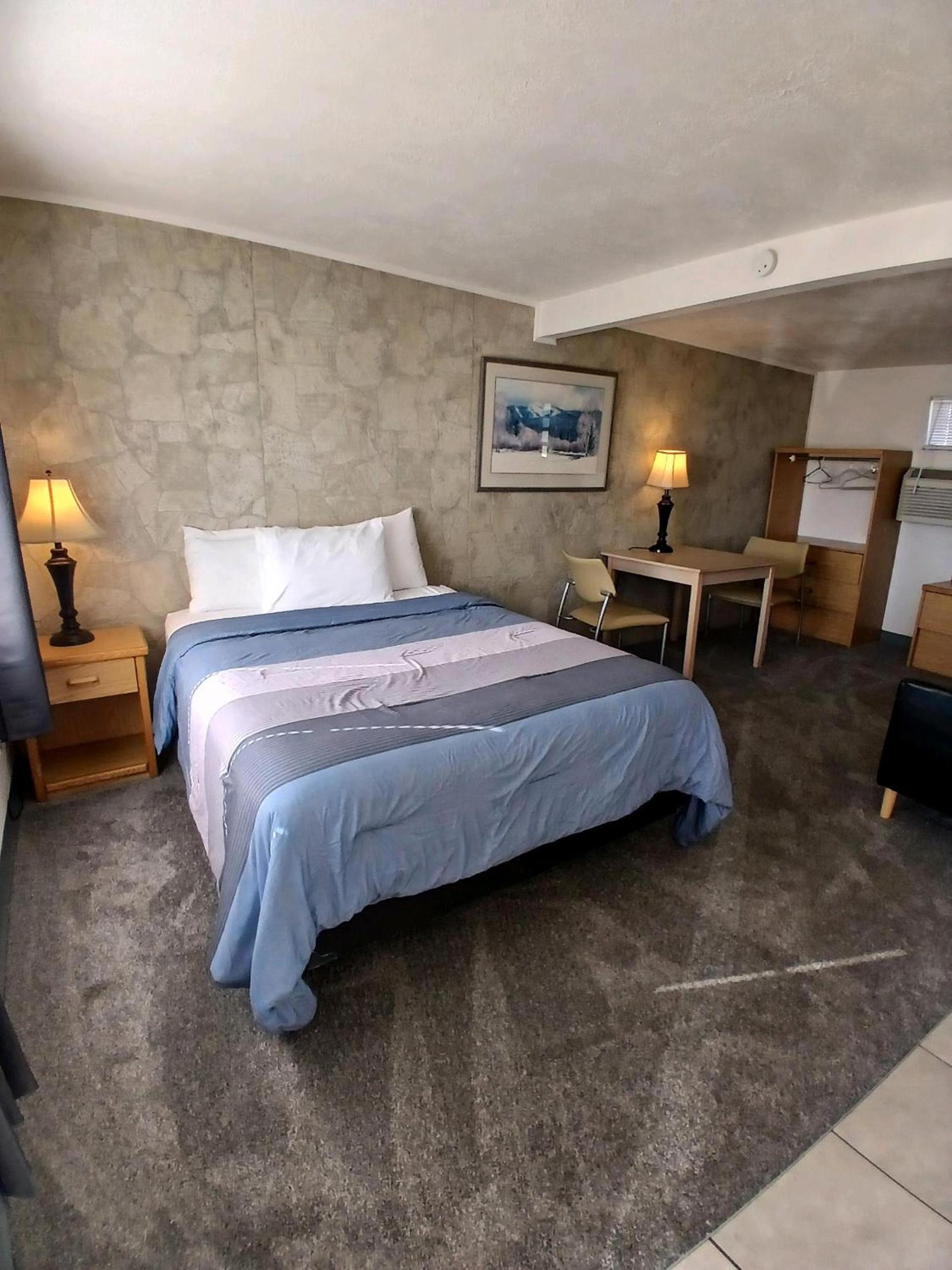Silver Lakes Inn photo 31