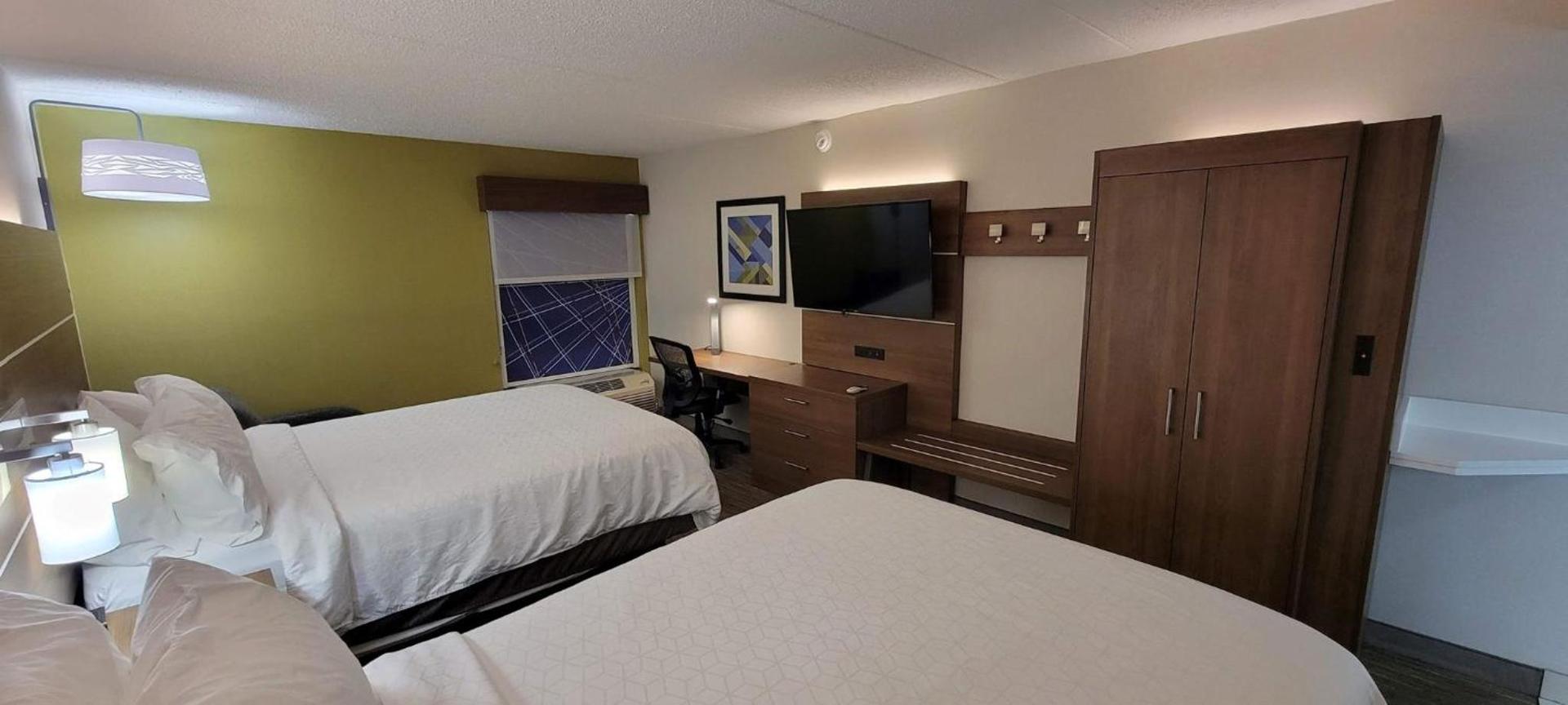 Holiday Inn Express Edgewood-Aberdeen-Bel Air photo 42