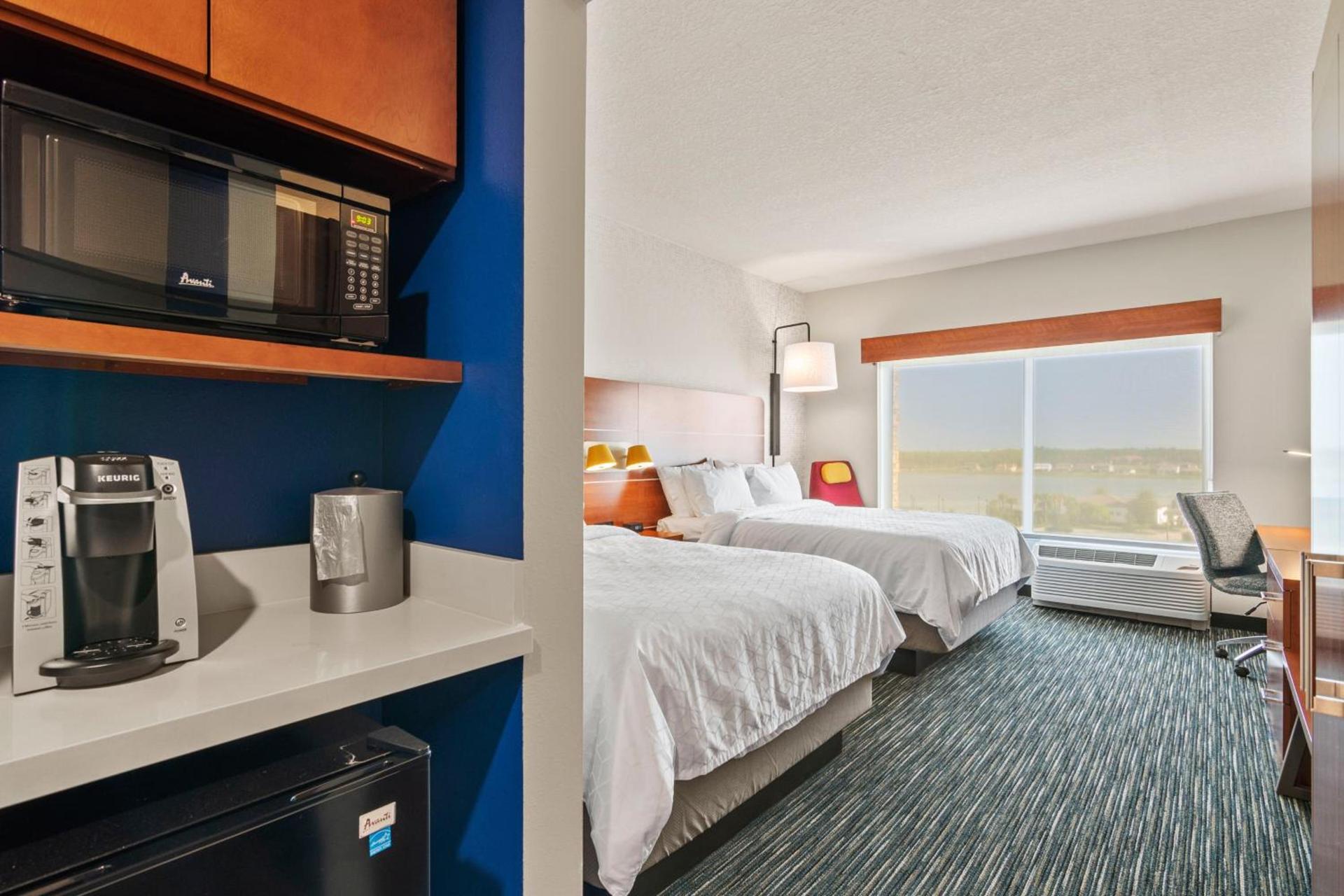 Holiday Inn Express & Suites Orlando- Lake Buena Vista by IHG photo 42
